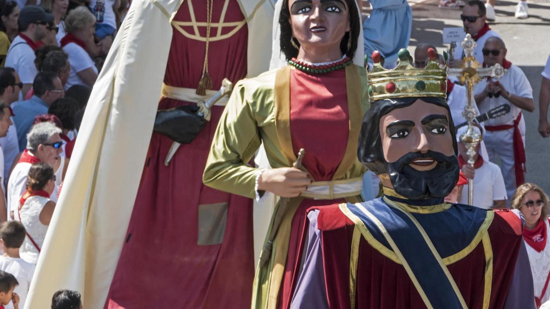 *A: MONTXO A.G.
*F: 2019-08-04
*L: ESTELLA
*T: FIESTAS PROCESION
*P: