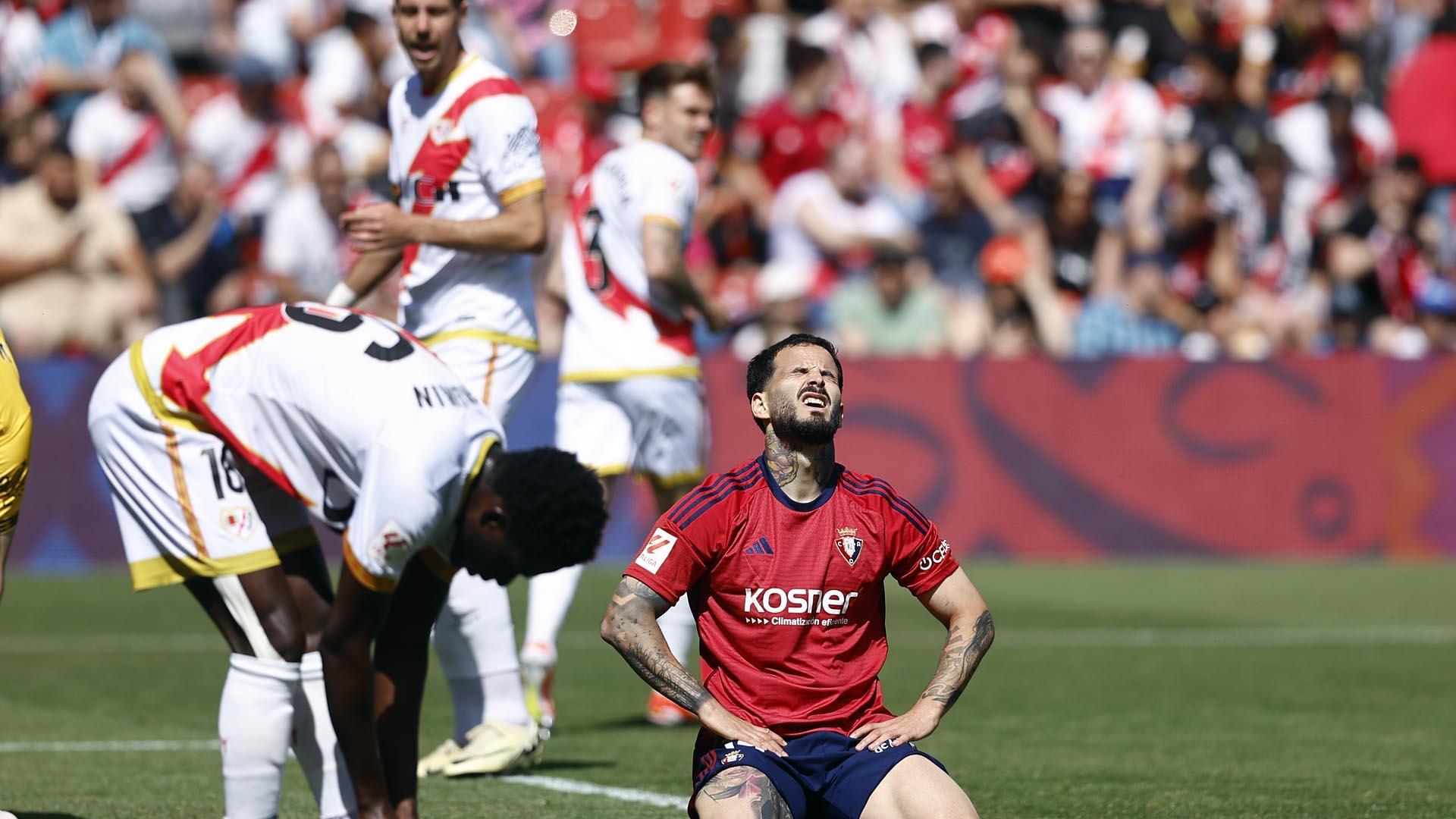 Encuentro entre el Rayo Vallecano y el C.A. Osasuna disputado en el estadio de Vallecas y correspondiente a la Jornada 32 de LaLiga EA Sports.