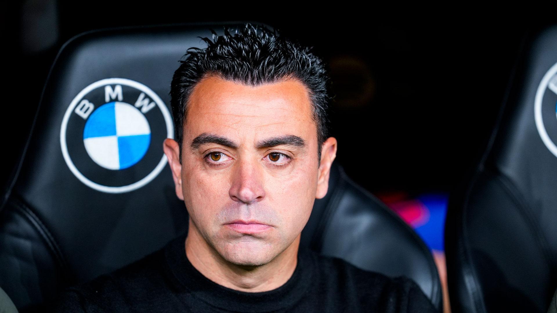 El entrenador del FC Barcelona, Xavi Hernández, en el banquillo del Santiago Bernabéu