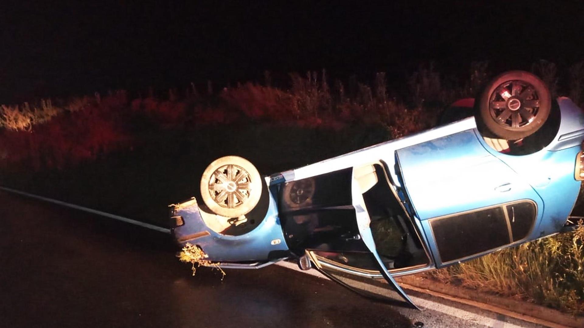 Colche volcado en un accidente ocurrido en Funes y atendido por agentes de la Policía Foral