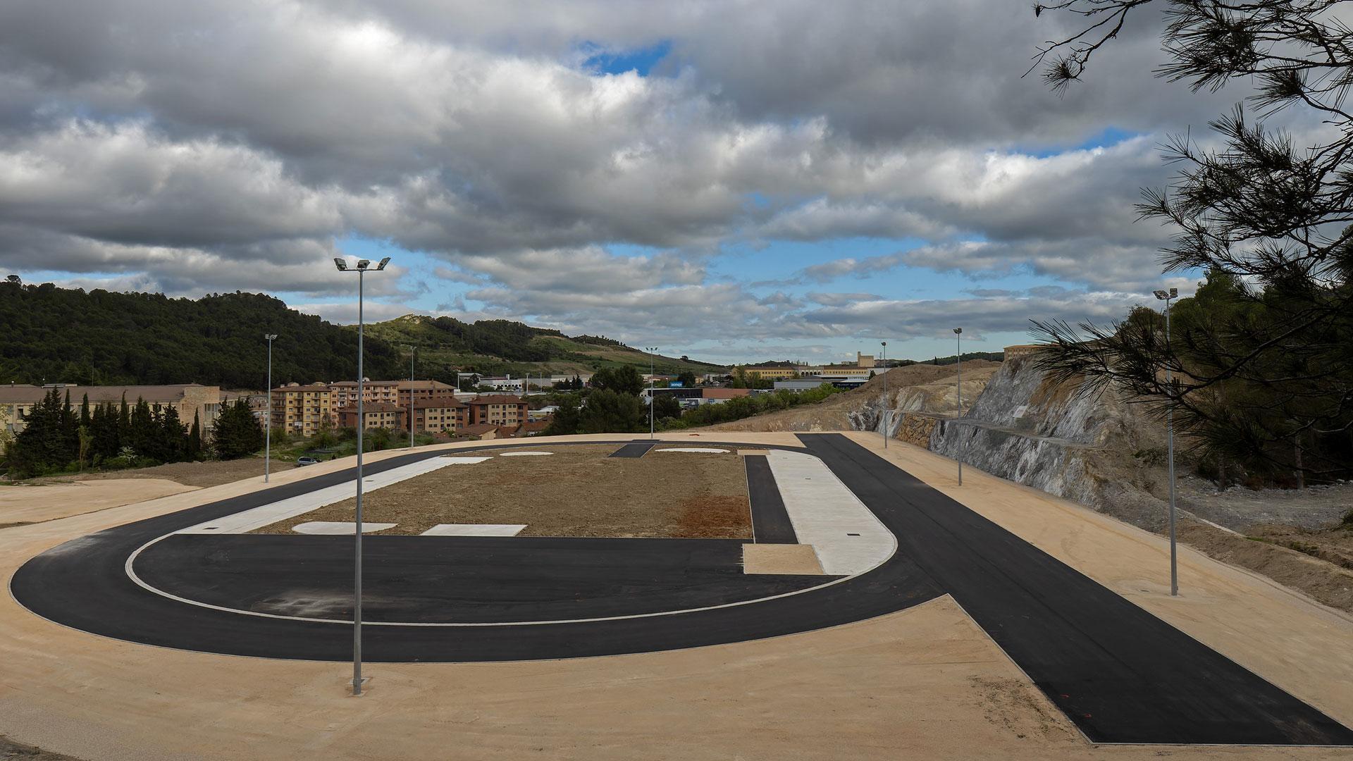 Detalle de la pista de atletismo que cobra forma en el paraje de Oncineda de Estella