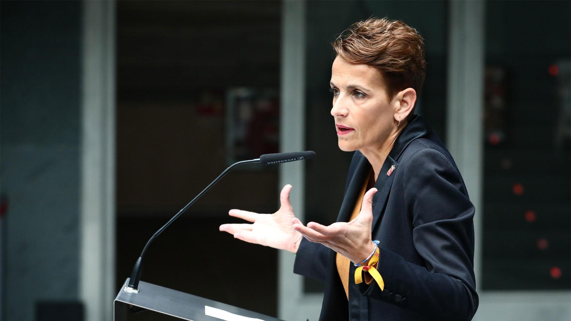 La presidenta María Chivite ha señalado esta mañana que el presidente Pedro Sánchez está sufriendo una “estrategia de acoso y derribo”, pero que lo que se está viviendo va más allá de lo personal, ya que “se está poniendo en riesgo la democracia”.