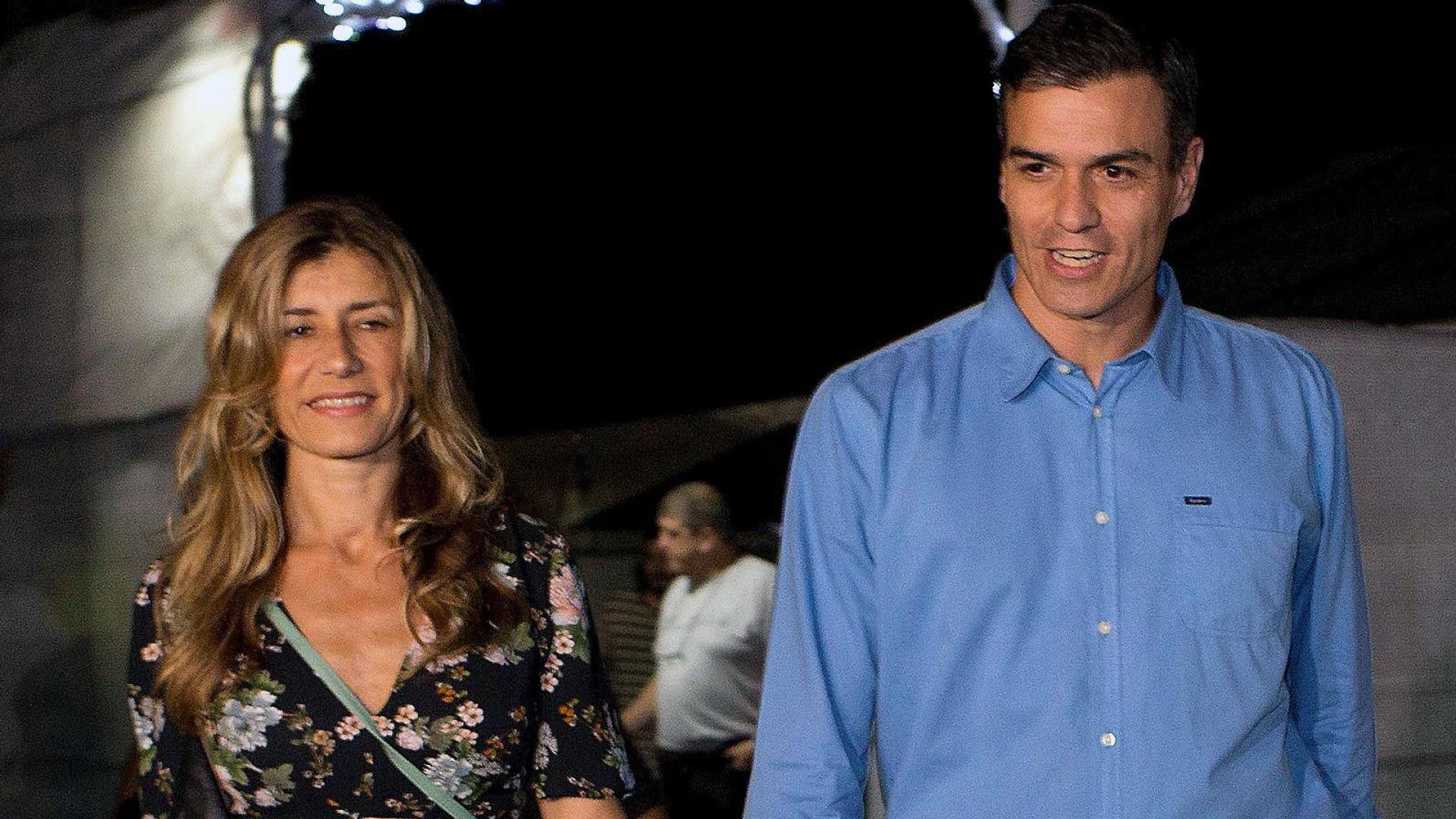 El presidente del Gobierno, Pedro Sánchez, y su esposa, Begoña Gómez, a su llegada al concierto que la banda estadounidense 'The Killers' ofrecieron en Benicasim en julio de 2018