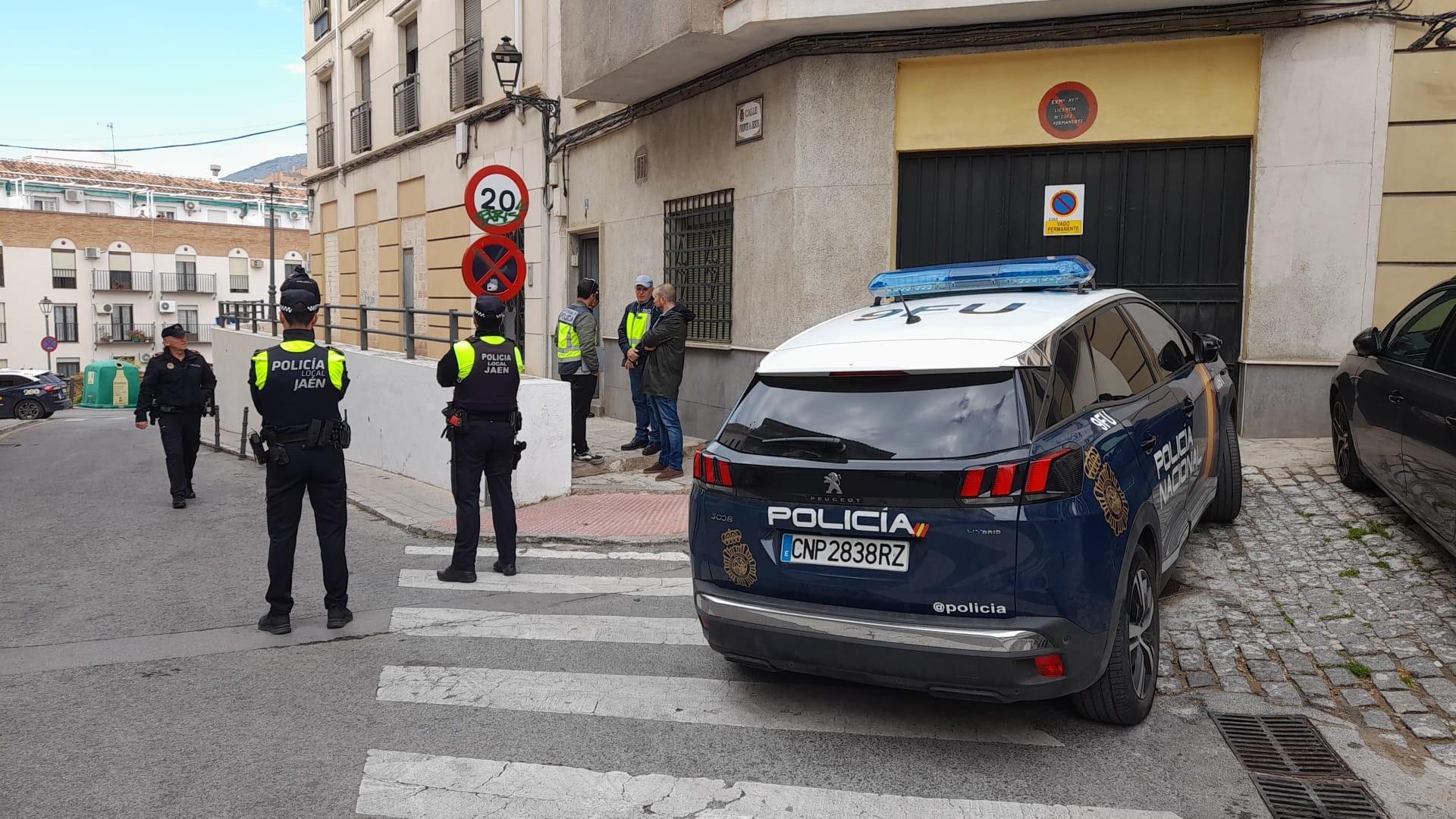Agentes de la Policía Nacional en el lugar del suceso