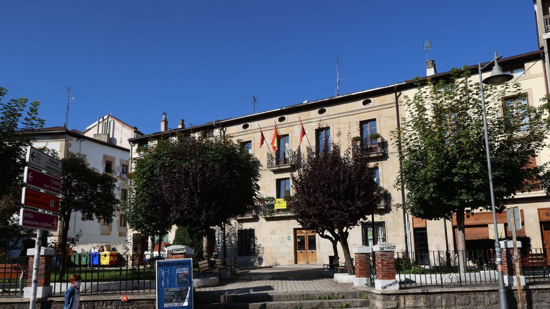 Detalle del edificio consistorial de Alsasua.