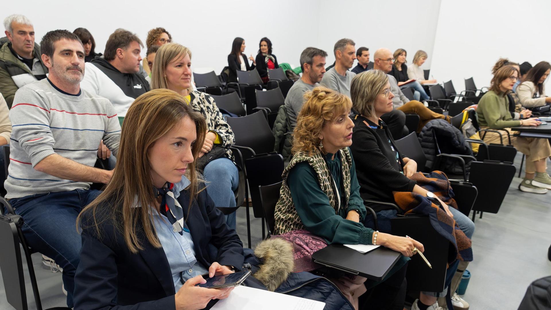 *A:MONTXO A.G.
*F: 2024-04-29
*L: ESTELLA-LIZARRA
*T: PRESENTACION DEL NUEVO SISTEMA DE FORMACION PROFESIONAL
*P: