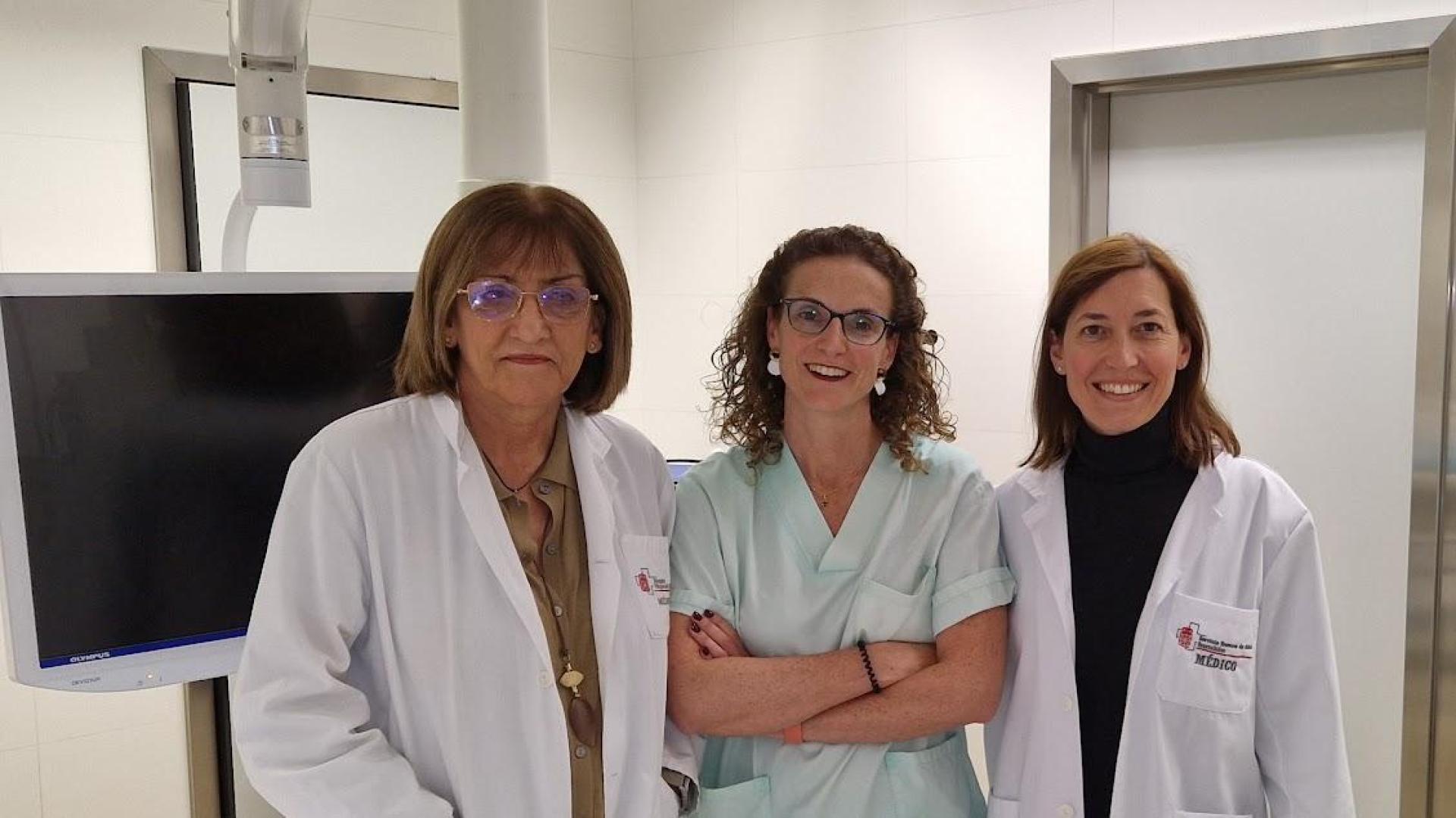 Ana Guerra, jefa de la Sección de tumores de Digestivo del HUN; Ana Borda, directora del trabajo y Susana Oquiñena, adjunta del servicio de Digestivo y colaboradora en el  estudio