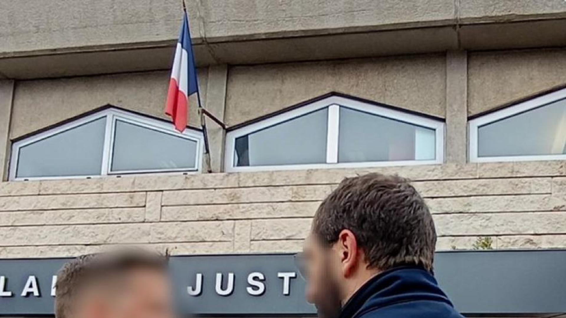 Imagen de un agente de la Guardia Civil y otro de la Policía Francesa de Fronteras