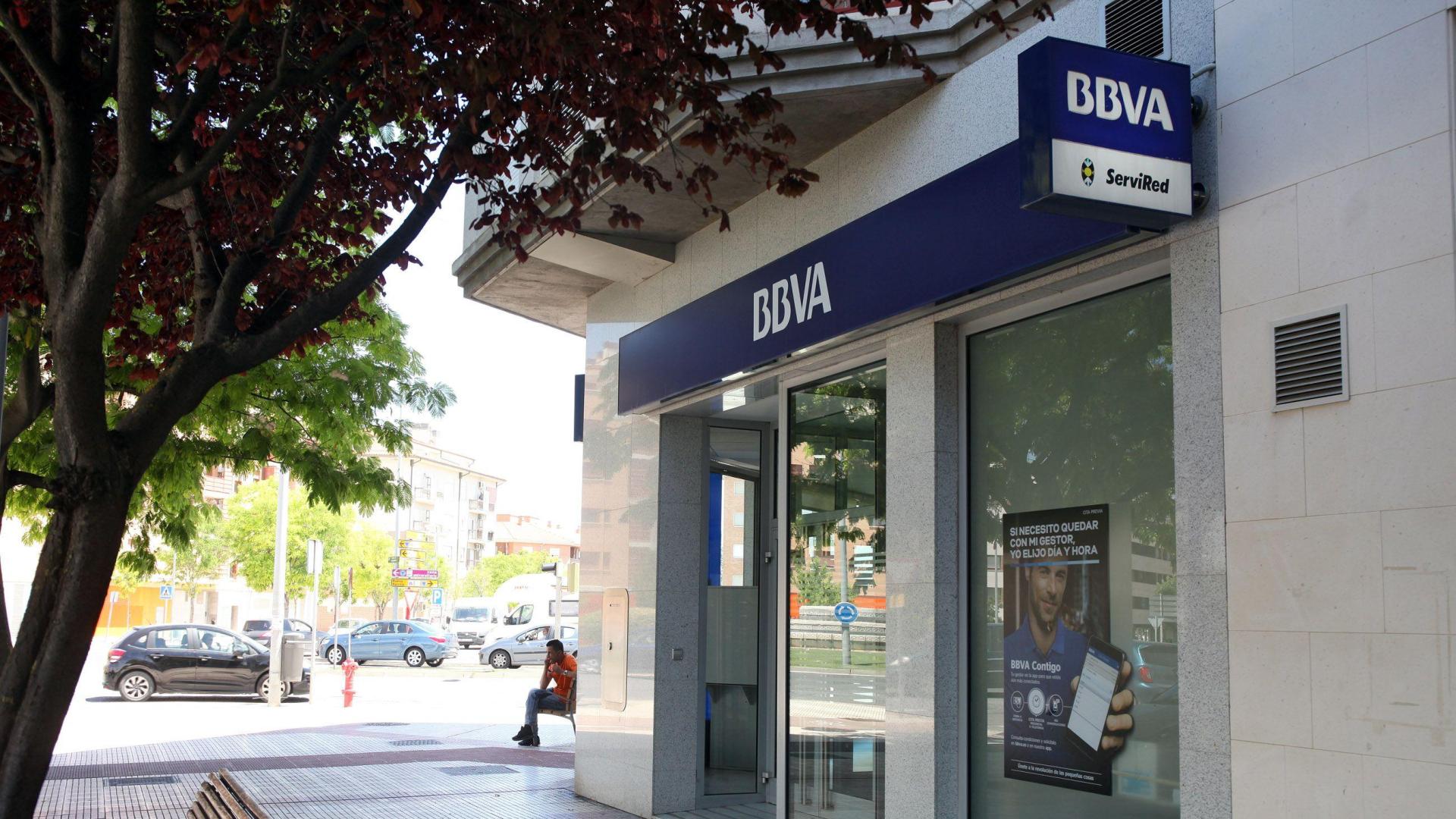 Exterior de la oficina de BBVA en la Avenida Zaragoza de Tudela.