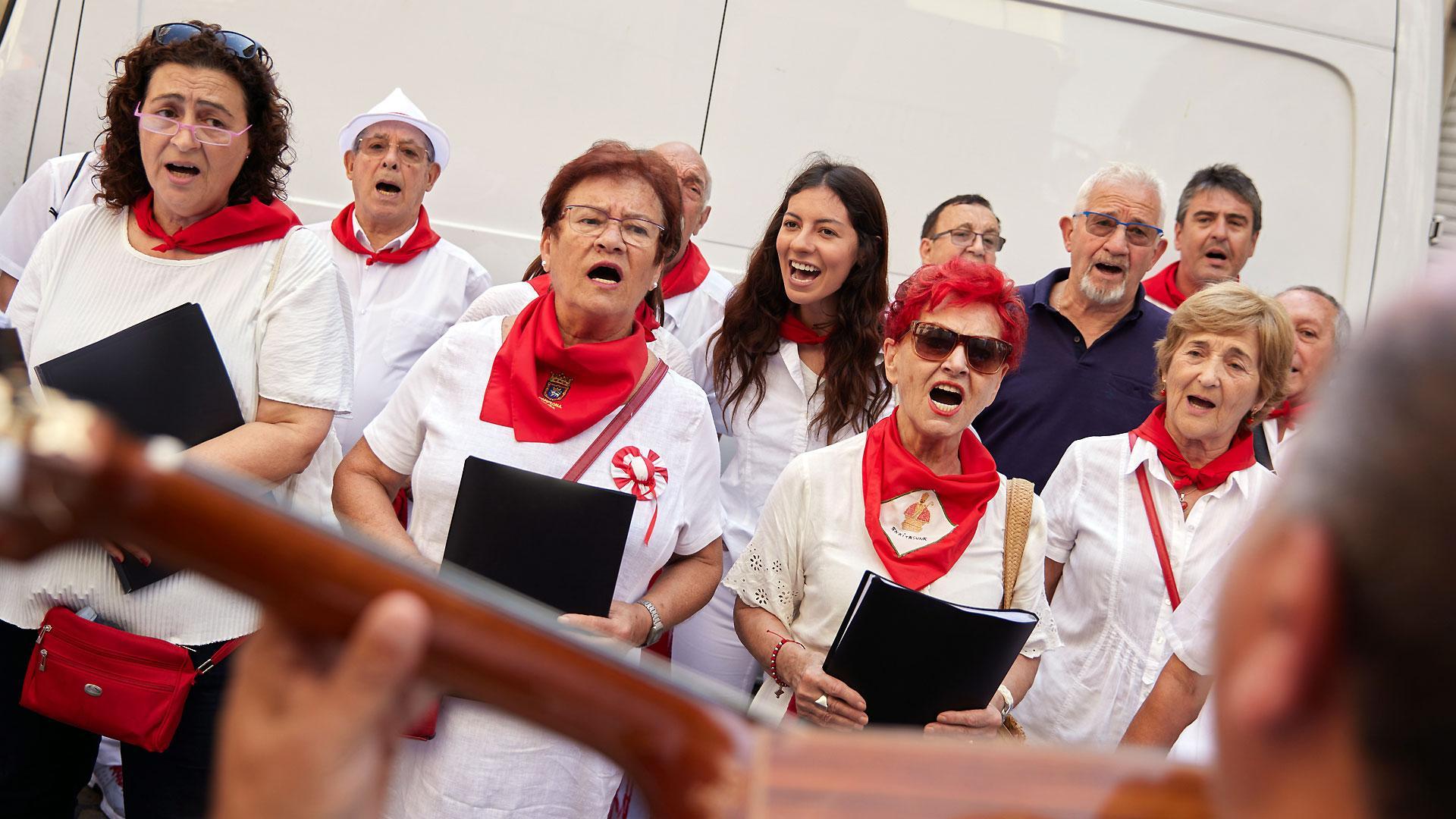 Ronda jotera durante los Sanfermines de 2023