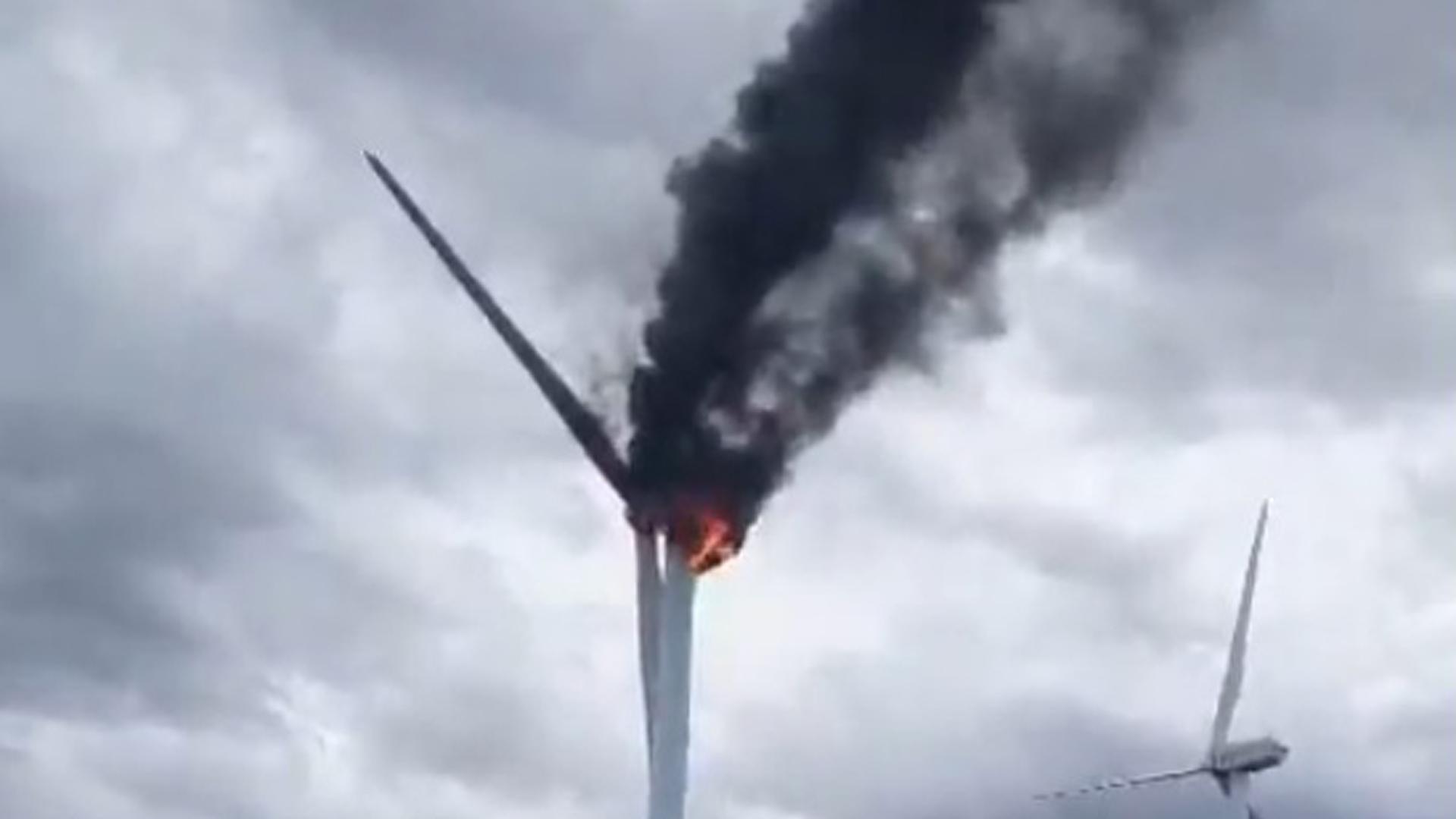 El aerogenerador, en llamas