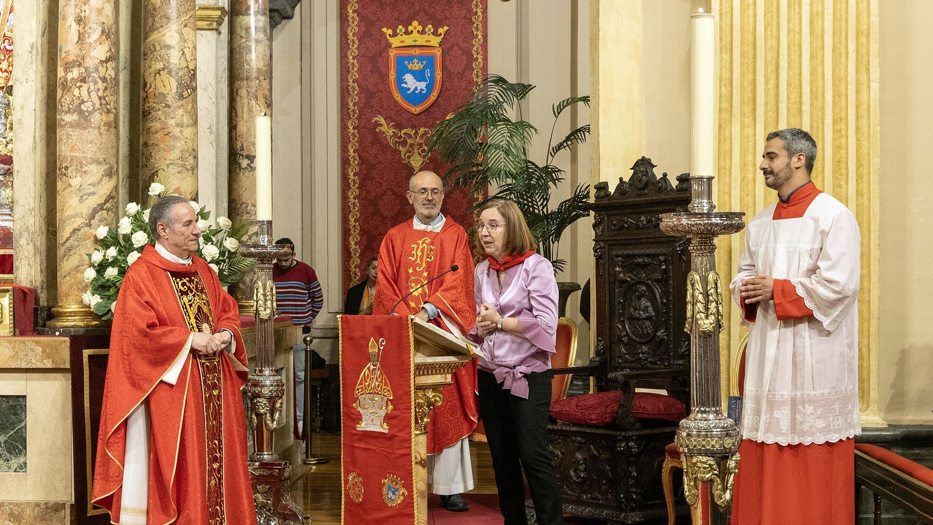 Misa de la escalera del 5 de mayo en la parroquia de San Lorenzo.