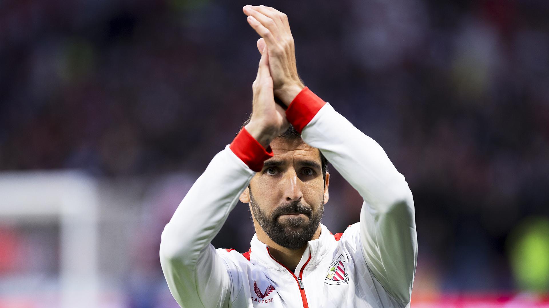 El navarro Raúl García en un encuentro anterior con la sudadera del Athltic Club