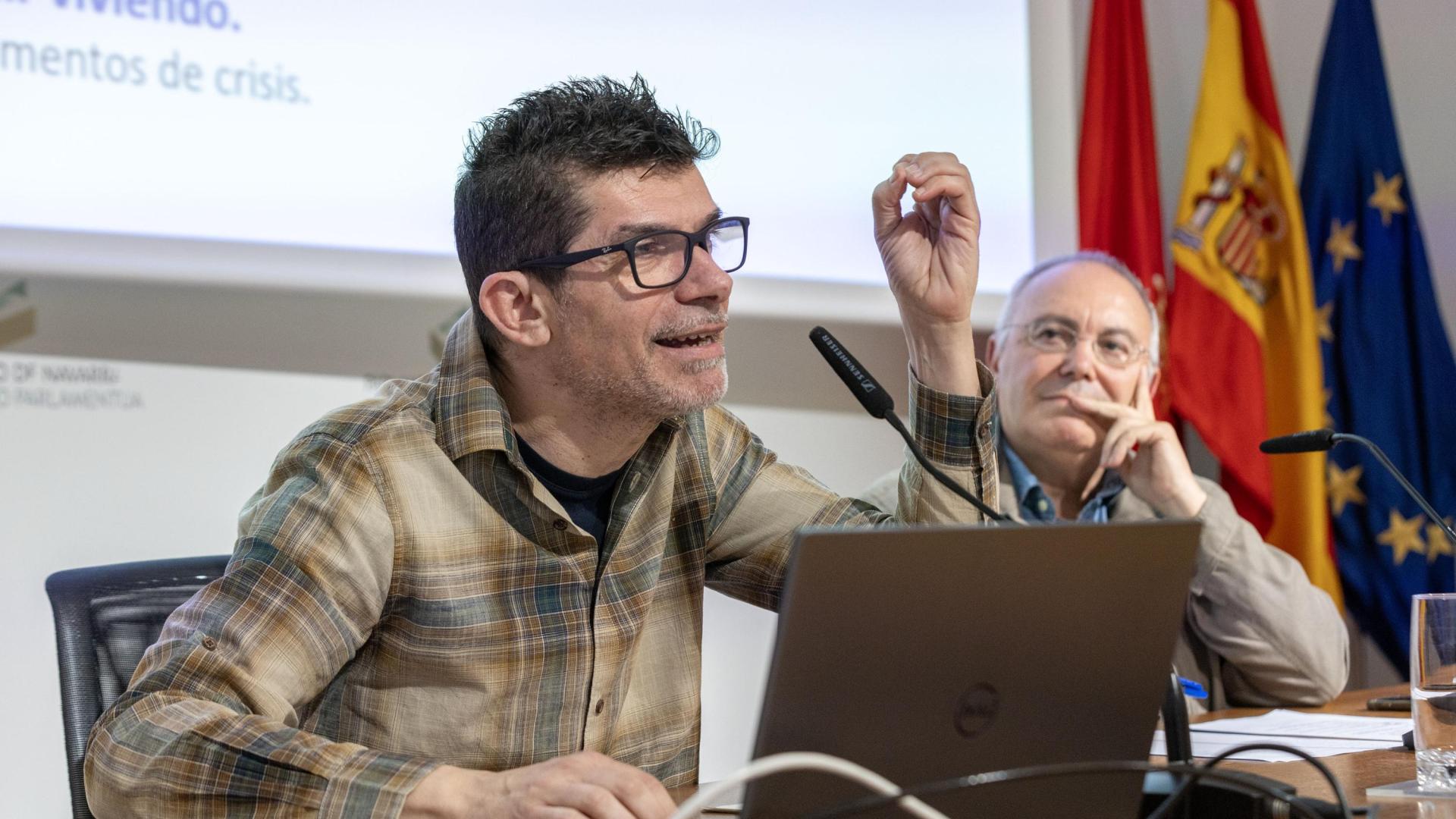 El psicólogo clínico Joaquim Puntí Vidal, junto con el presidente del Consejo Escolar, Manuel Martín
