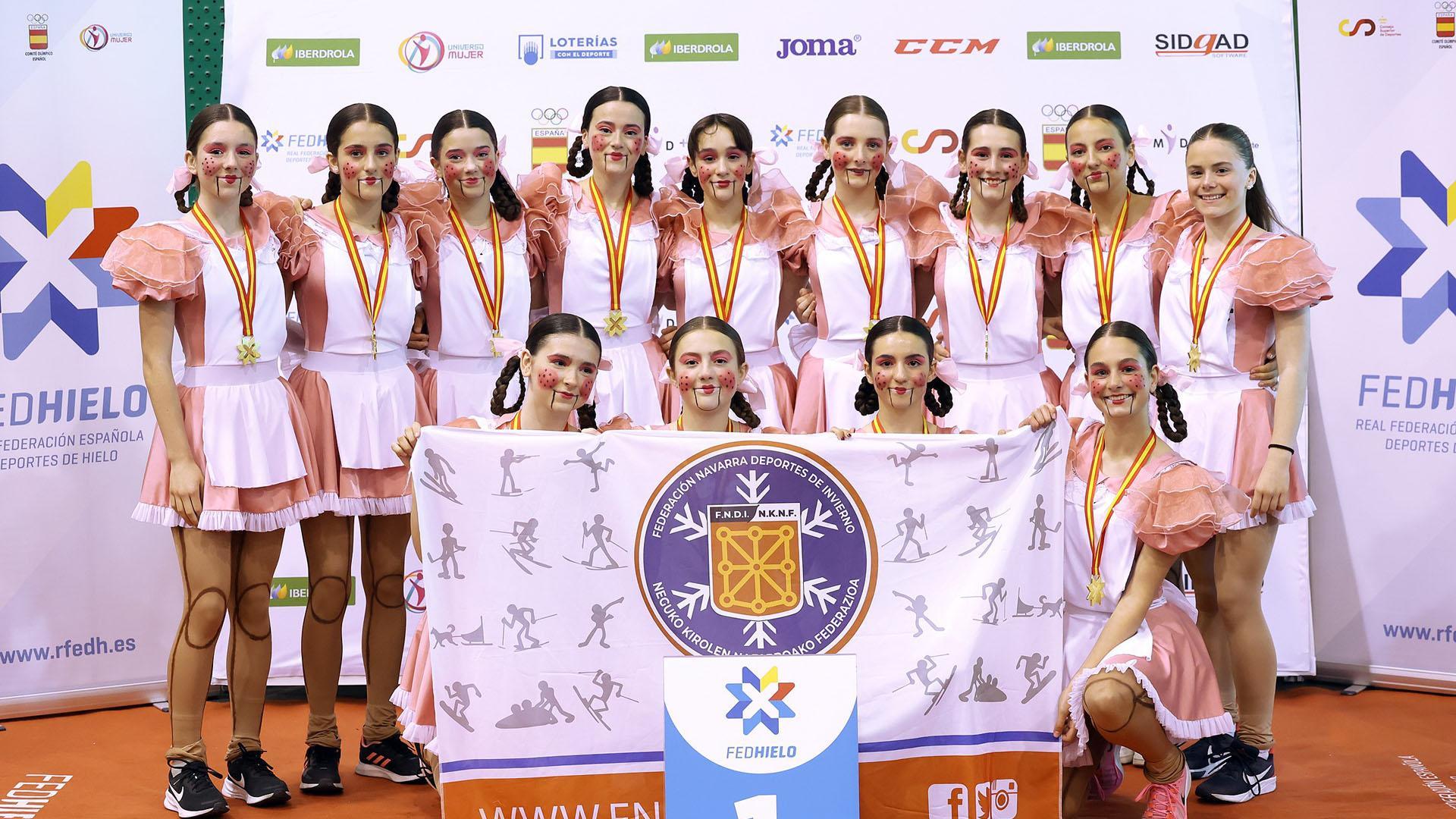 El equipo 'Omnia Team' de Kosner Club Hielo Huarte que compitió en Valdemoro