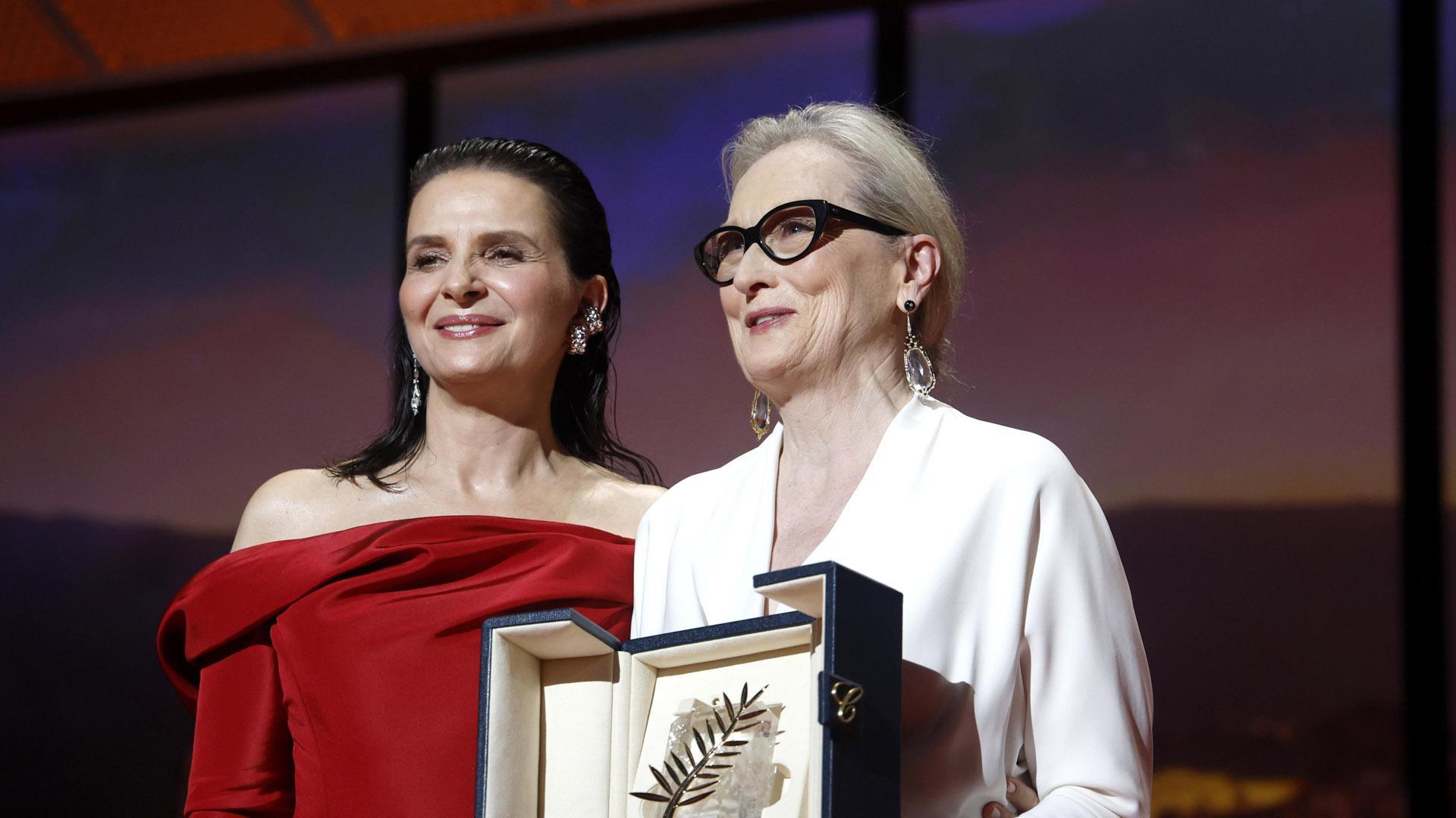Juliette Binoche entregó a Meryl Streep la Palma de Honor