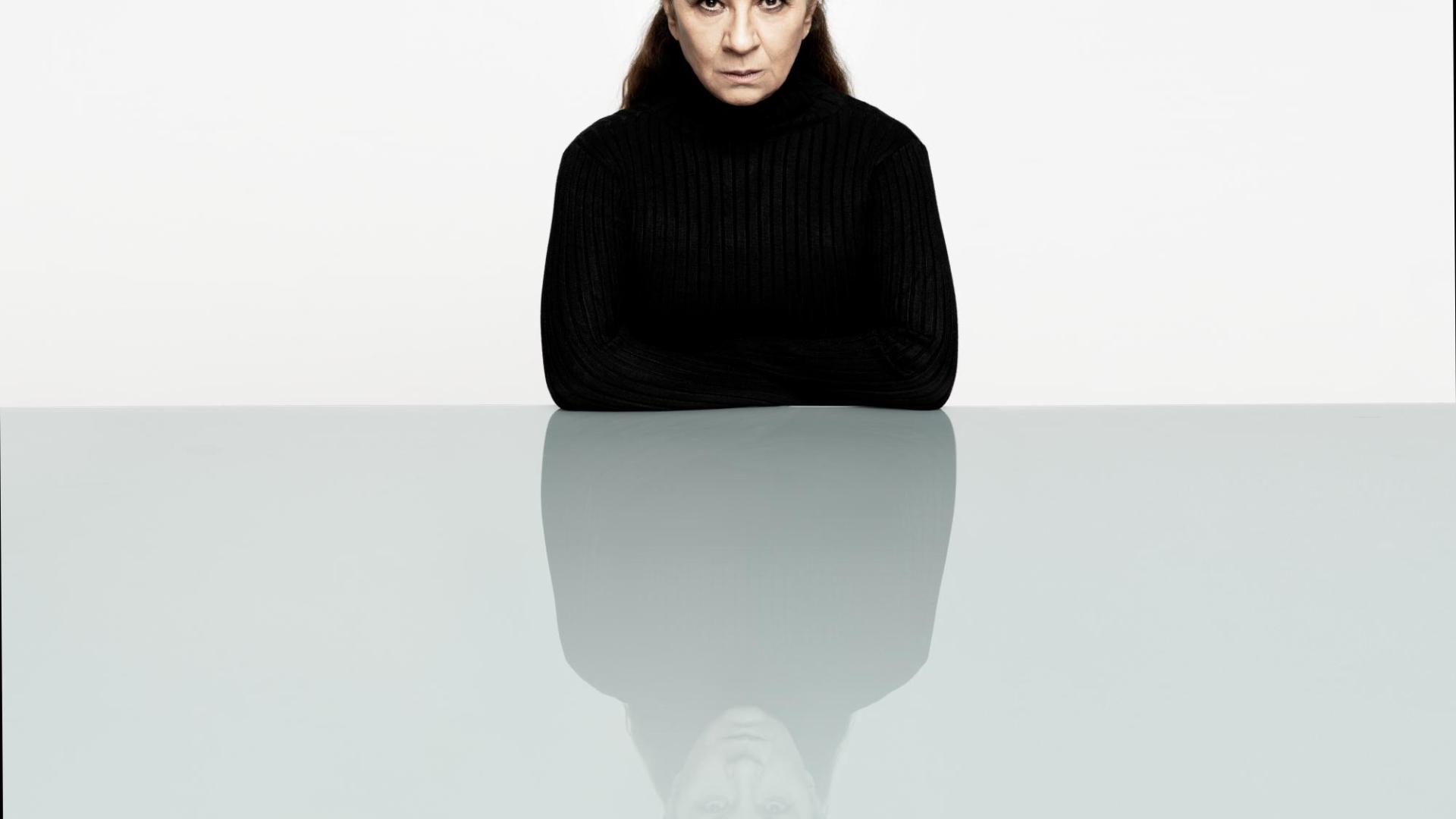 Lolita Flores da vida a Poncia, la criada de 'La casa de Bernarda Alba'.