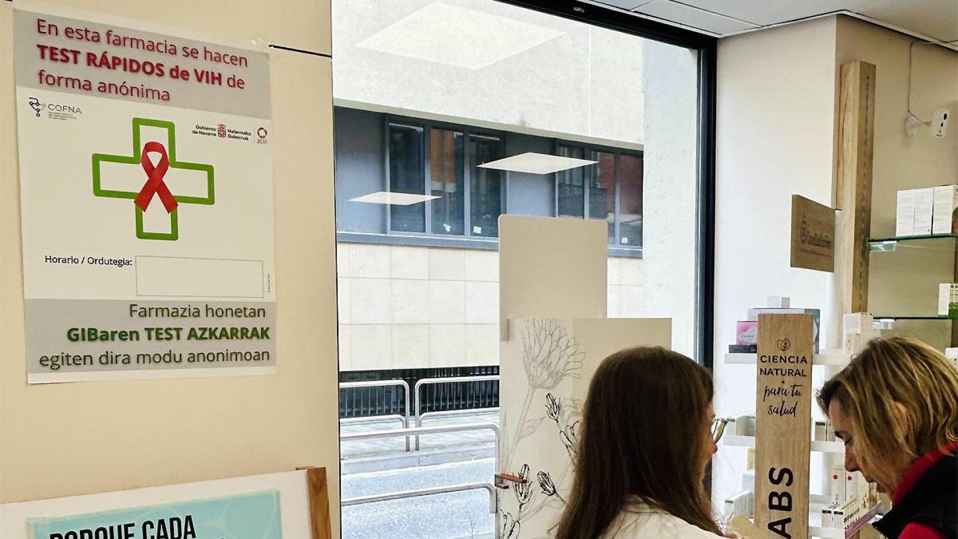 Una de las farmacias en las que se puede realizar la prueba de VIH de forma rápida y anónima