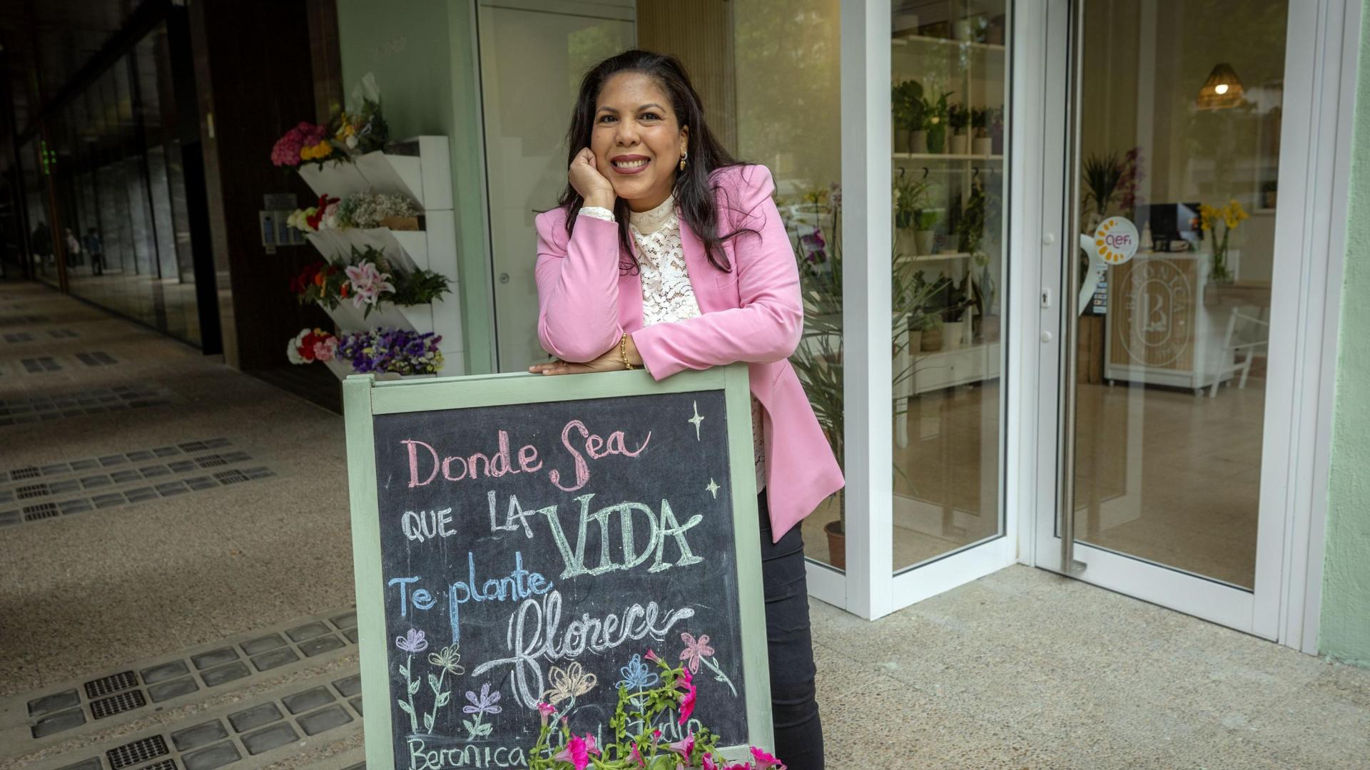 Eriket Berónica Leanivis Hernández, en Berónica Floral Studio, en la avenida Sancho el Fuerte