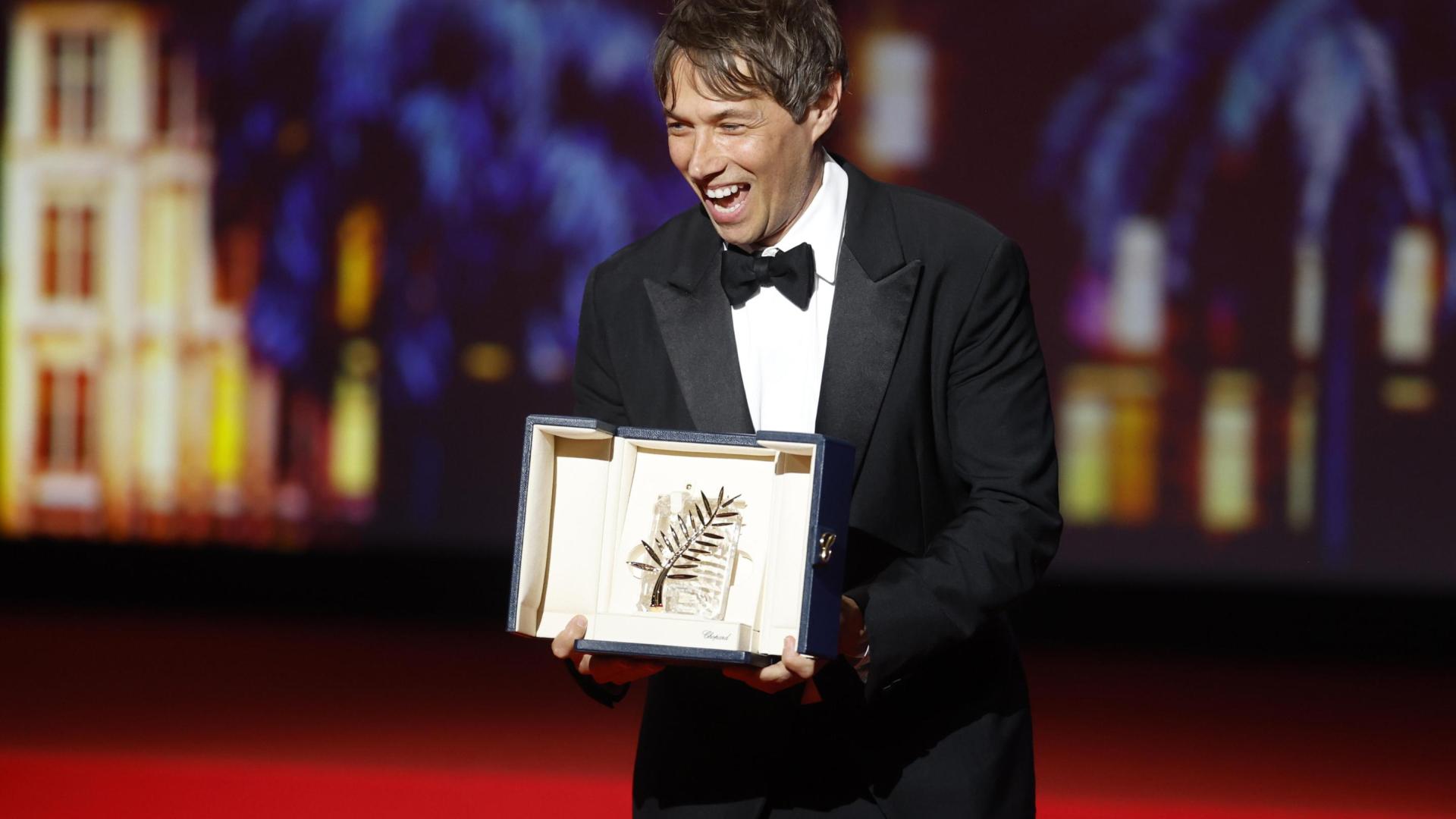 Sean Baker recibe la Palma de Oro por 'Anora'