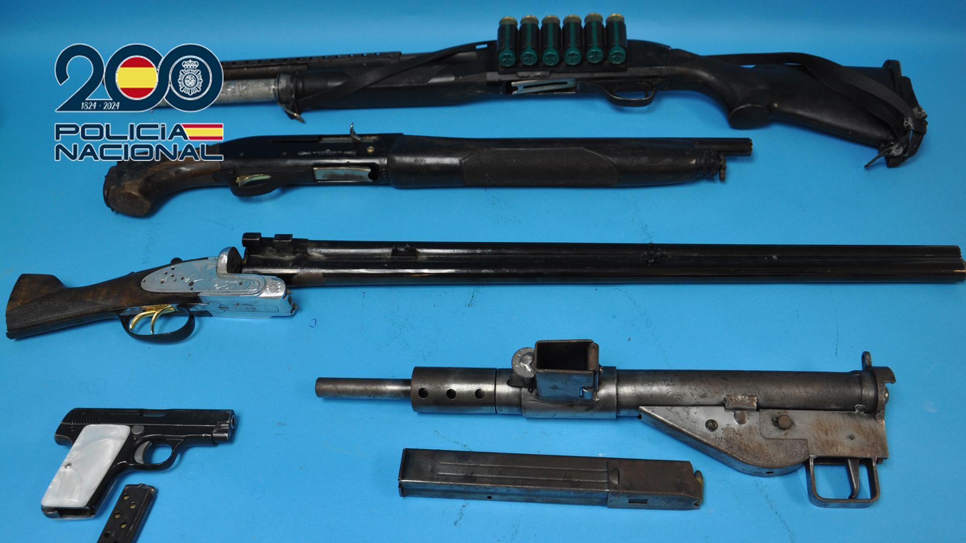 Armas intervenidas al detenido
POLICÍA NACIONAL
26/05/2024