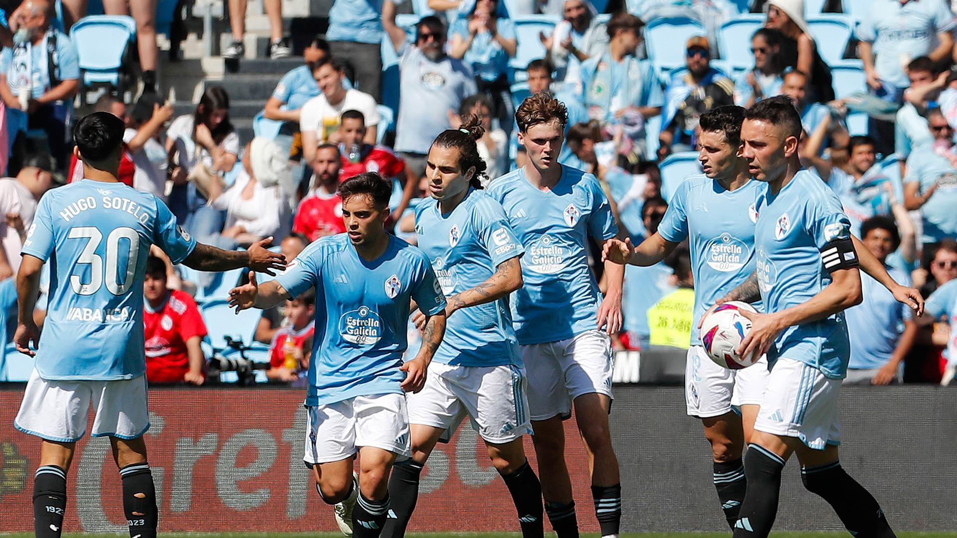 Los jugadores del Celta celebran unop de los goles marcados frente al Valencia