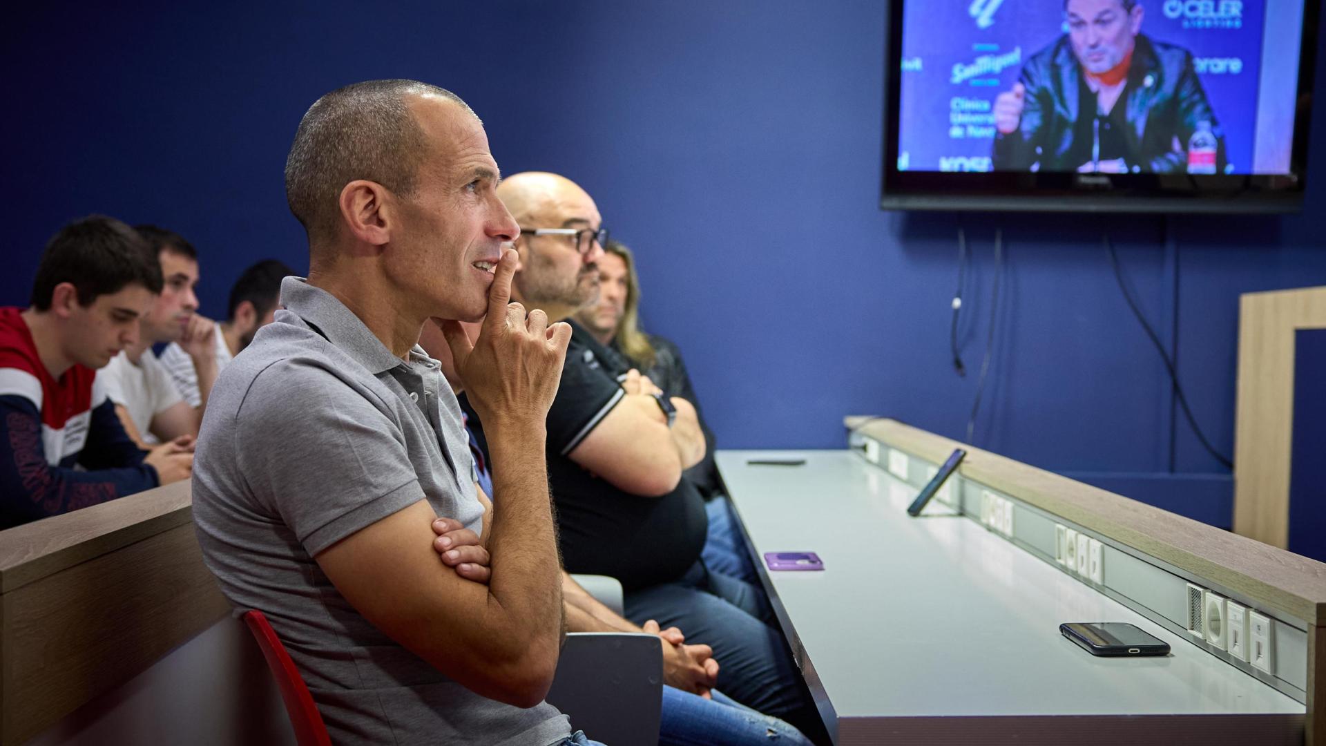 A: J.P. Urdíroz
F: 28-05-2024
P: 
L: Pamplona. Estadio del Sadar.
T: Fútbol. Presentación de Vicente Moreno como nuevo entrenador de Osasuna..