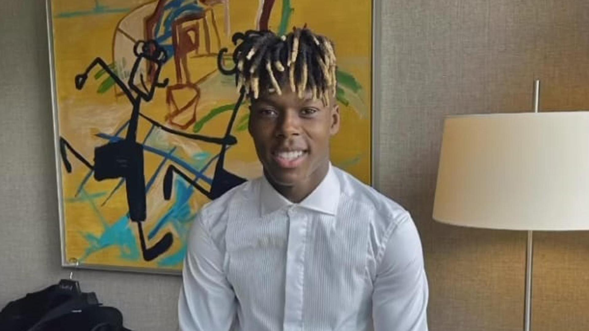 Nico Williams, con su nuevo peinado para la boda de su hermano