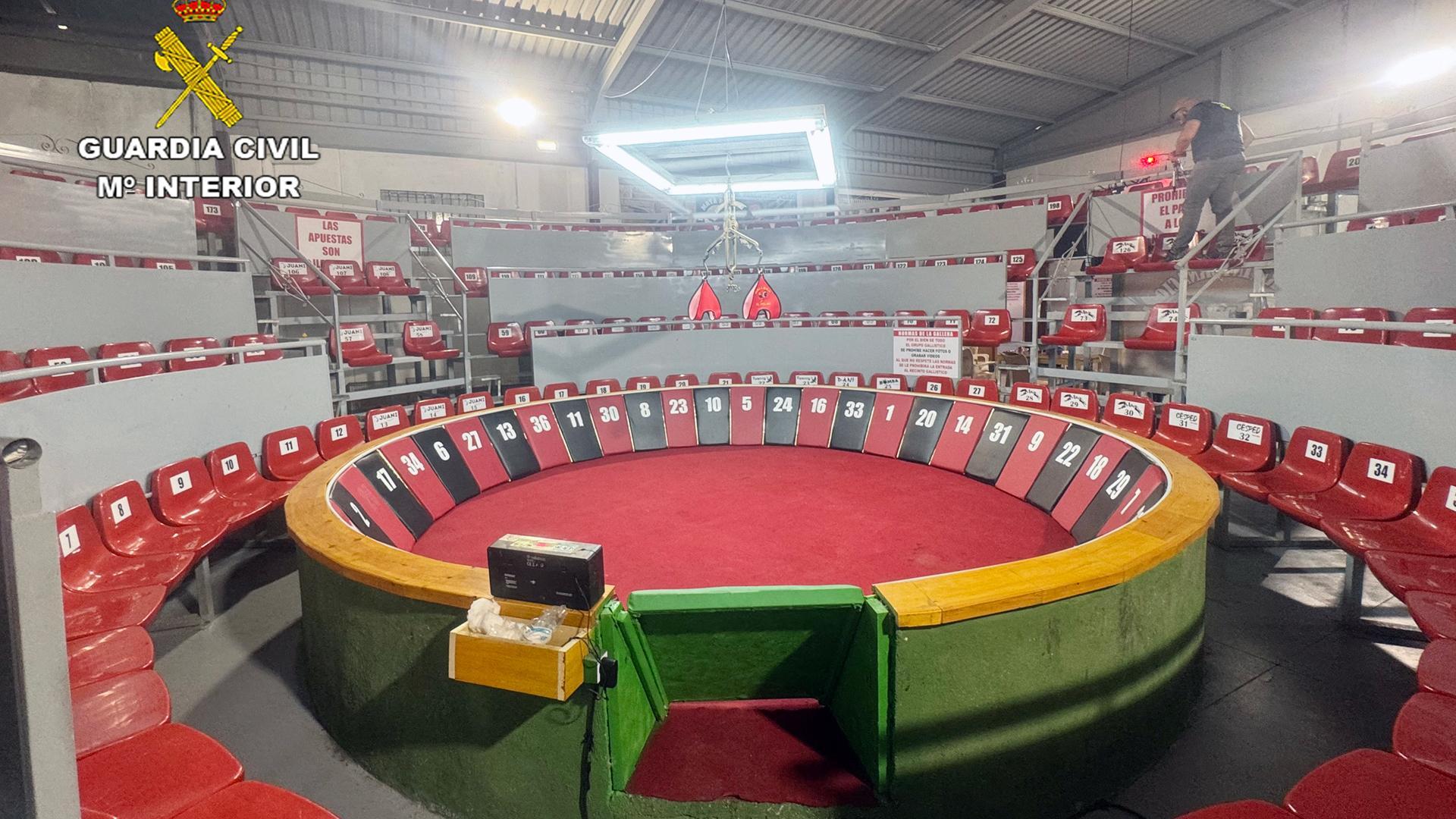 Estructura en la que iba a tener lugar la pelea de gallos