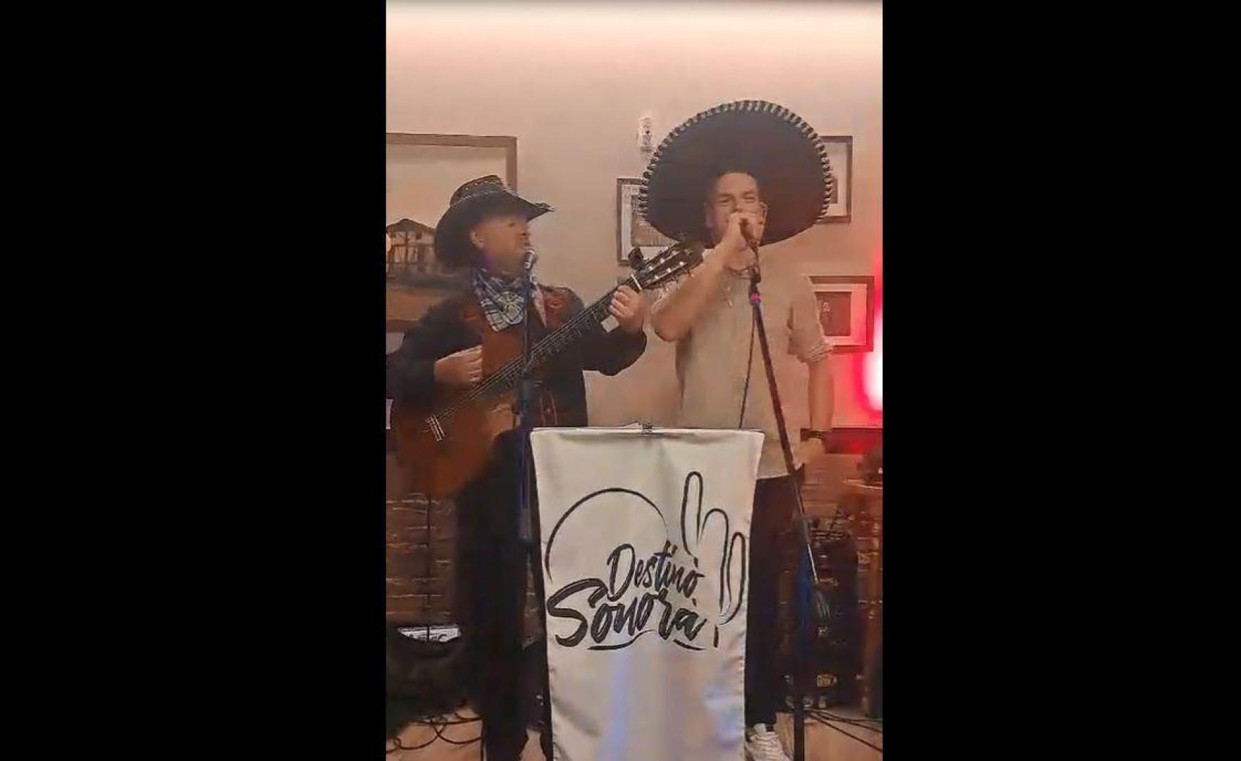 Unai Laso se anima con una ranchera tras su derrota en la final del Manomanista