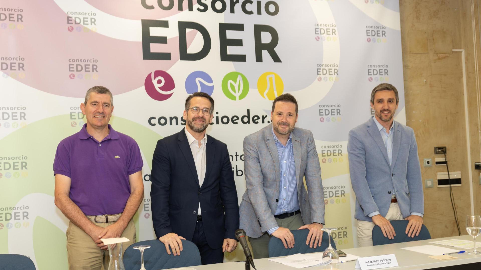 A: BLANCA ALDANONDO
F: 05/06/2024
P:  DE IZDA. A DCHA.; EUSEBIO SAEZ GARCIA (PRESIDENTE COMISION EJECUTIVA EDER), JORGE GARCIA CABANES (ACCION SOCIAL DIRECCION TERRITORIAL EBRO CAIXABANK), ALEJANDRO TOQUERO GIL (PRESIDENTE EDER) Y SERVIO VILLAVA GOMEZ (GERENTE EDER)
L: TUDELA
T: CONSORCIO EDER; PRESENTACION DE LA 2ª EDICION DE "TIERRA DE OPORTUNIDADES"