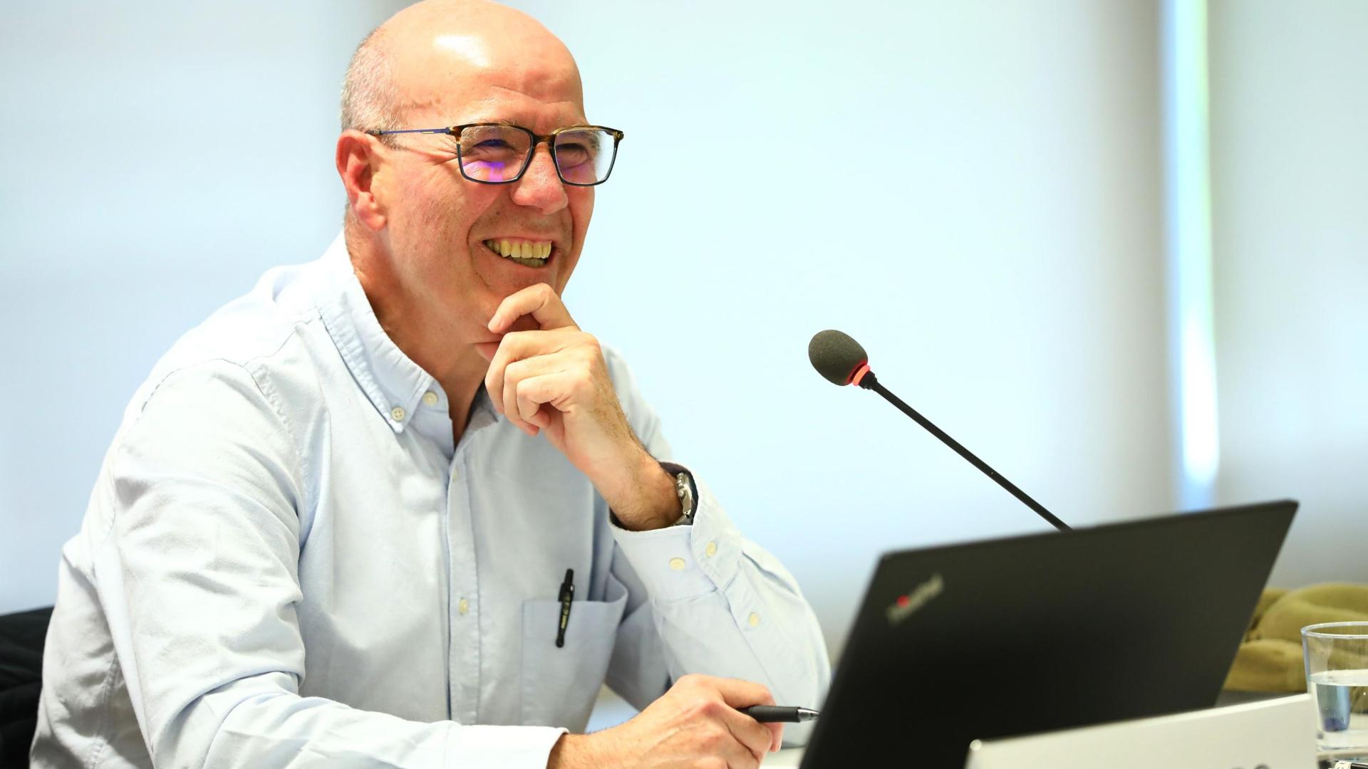 Emilio Alfaro, en la presentación del libro en la Biblioteca de Navarra.
