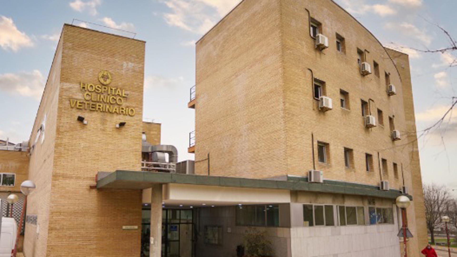 Fachada del Hospital Veterinario de la Complutense