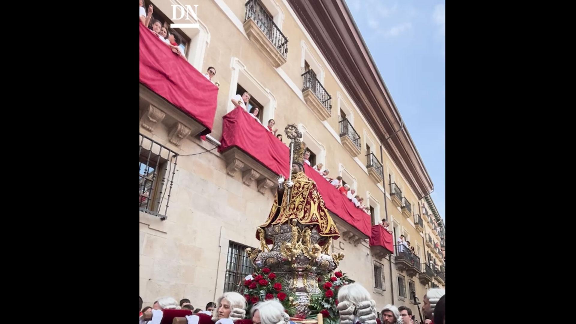 La Parroquia de San Lorenzo apura los días para las fiestas y la capilla de San Fermín acogerá la tarde de este jueves la sexta y última misa de la escalera. Y habrá una presencia especial, la de la figura del santo realizada en hierro por el vecino de Milagro Javier Ferreras, realizada con materiales reciclados.