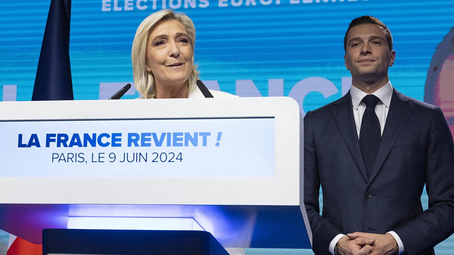 Marine Le Pen junto al candidato Jordan Bardella