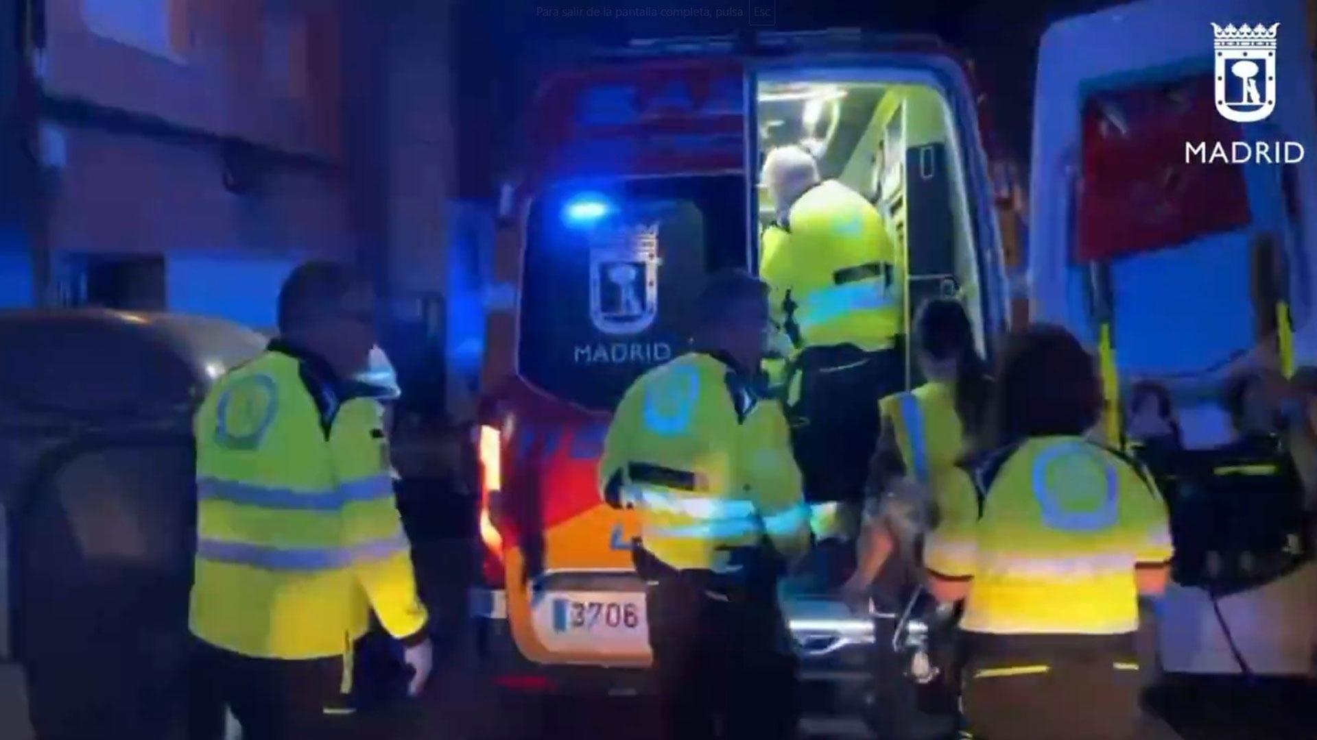 Samur Protección Civil atiende a dos heridos por arma blanca en Madrid