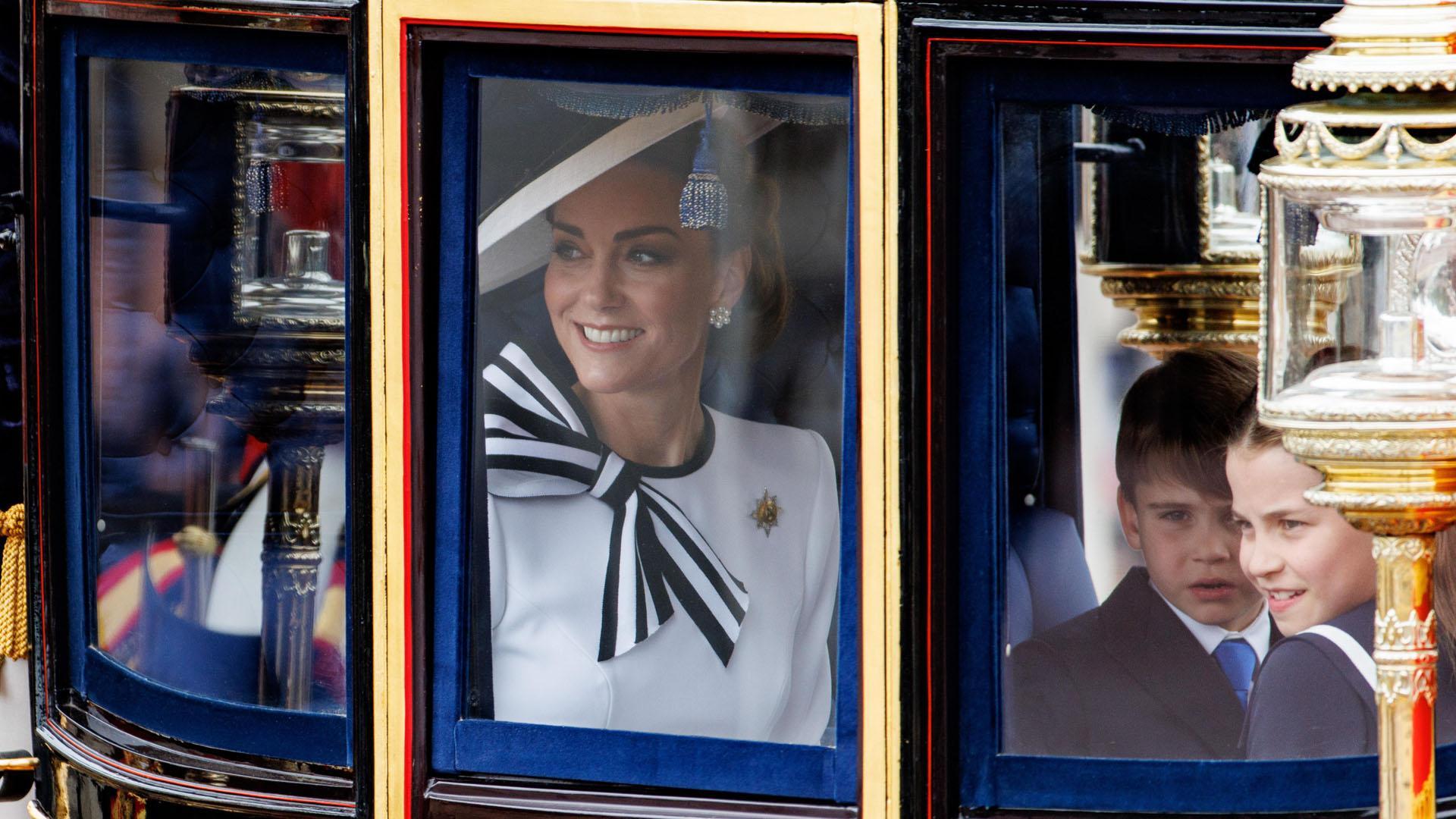 Kate Middleton, acompañada de sus hijos