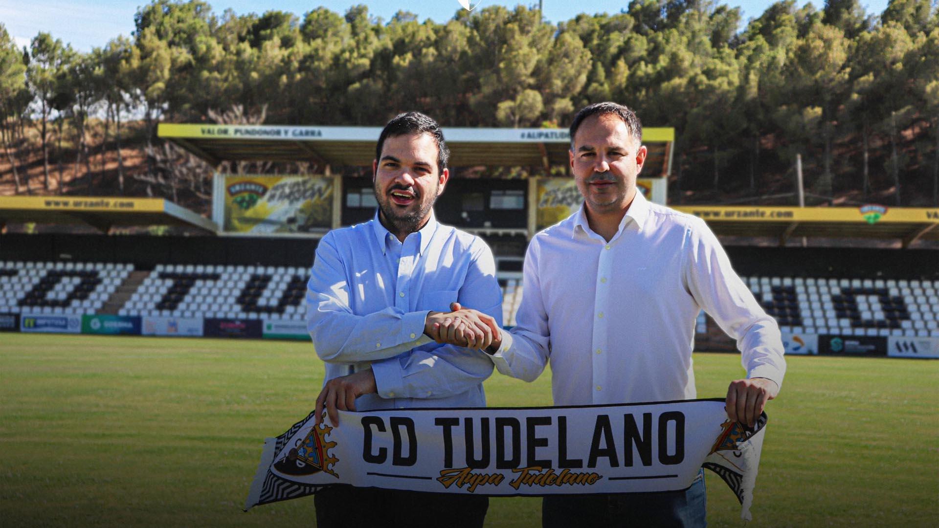 Ramón Lázaro y Jonathan Risueño, en la presentación del nuevo técnico del Tudelano