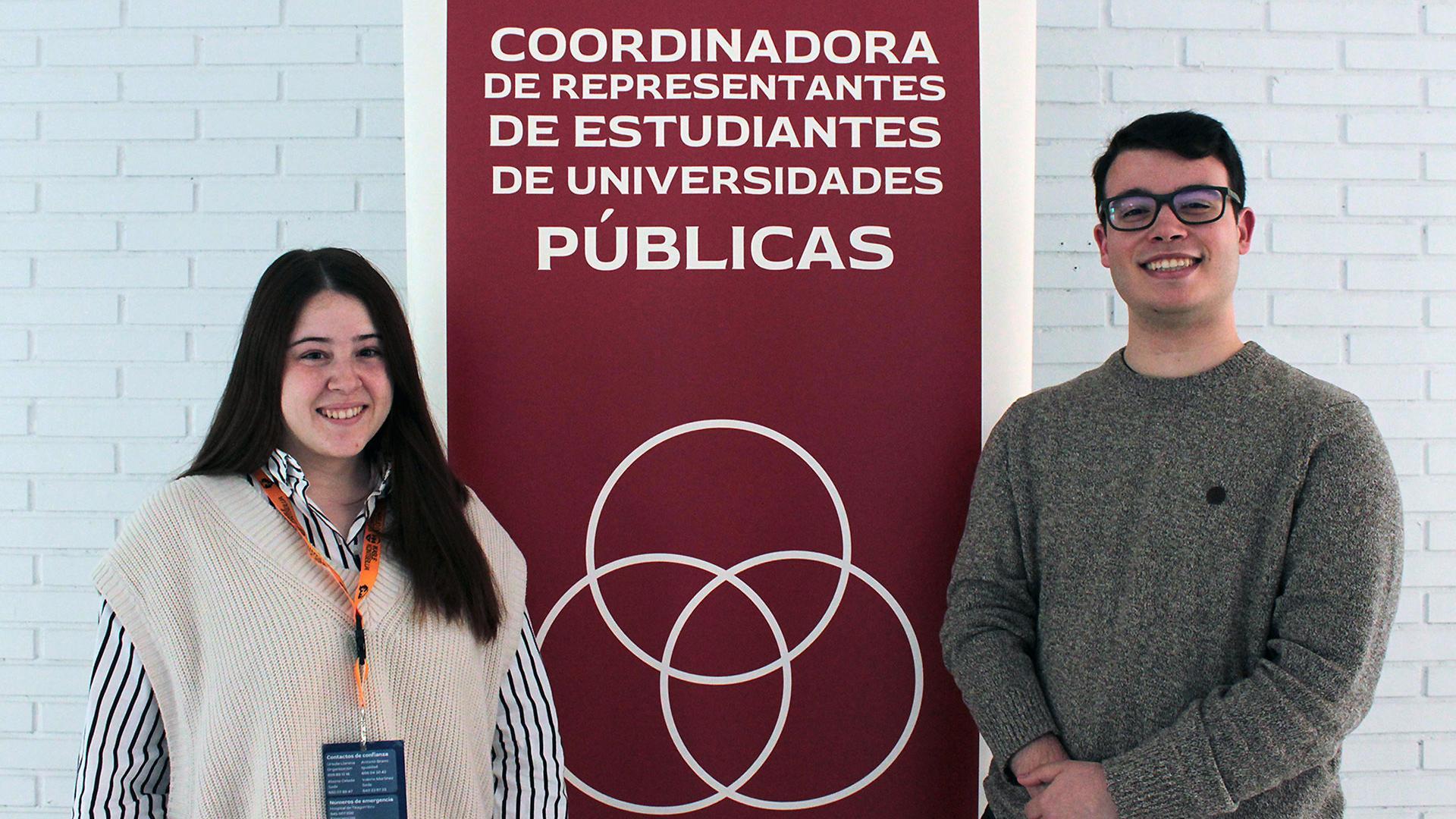 Garazi Aizkorbe Escriche, junto a Luis Martínez Gómiz, presidente del Consejo de Estudiantes de la UPNA, durante la reunión de la CREUP