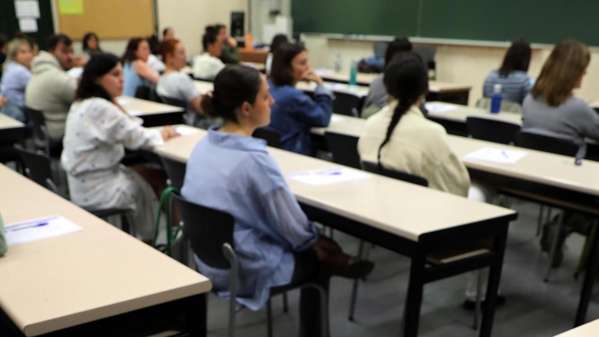 El campus de la Universidad Pública de Navarra en Pamplona acoge este fin de semana las pruebas de la OPE de maestros.