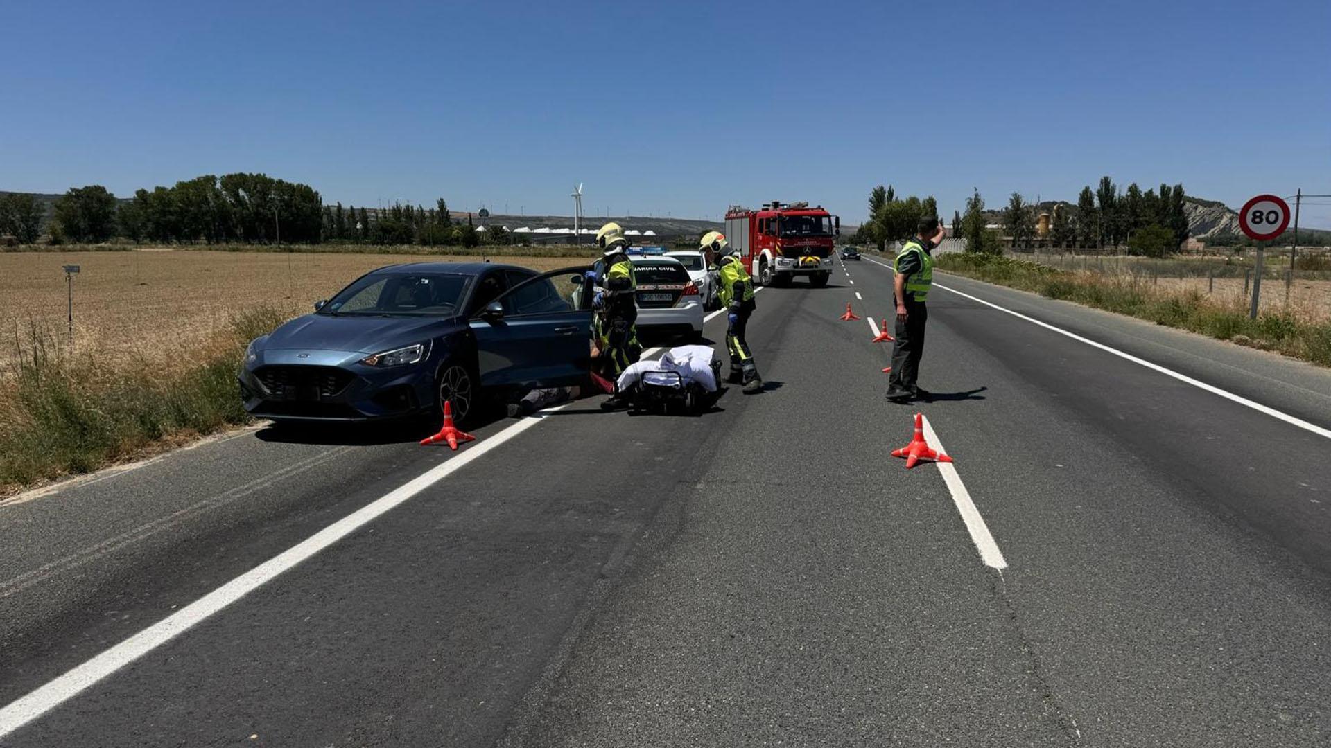 Un guardia civil auxilia a un conductor en parada cardiorrespiratoria en Peralta (Navarra)