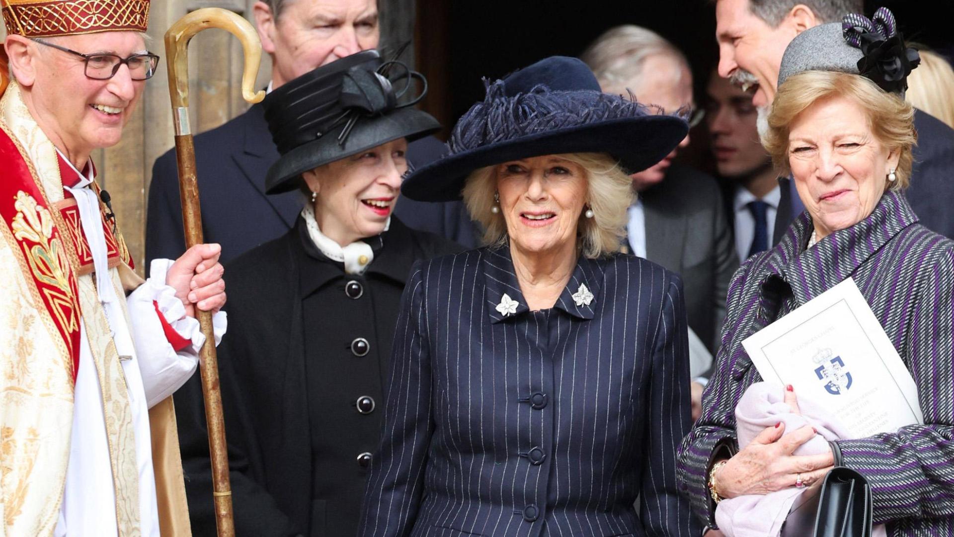 Imagen de archivo de la princesa Ana de Inglaterra junto a la reina Camilla