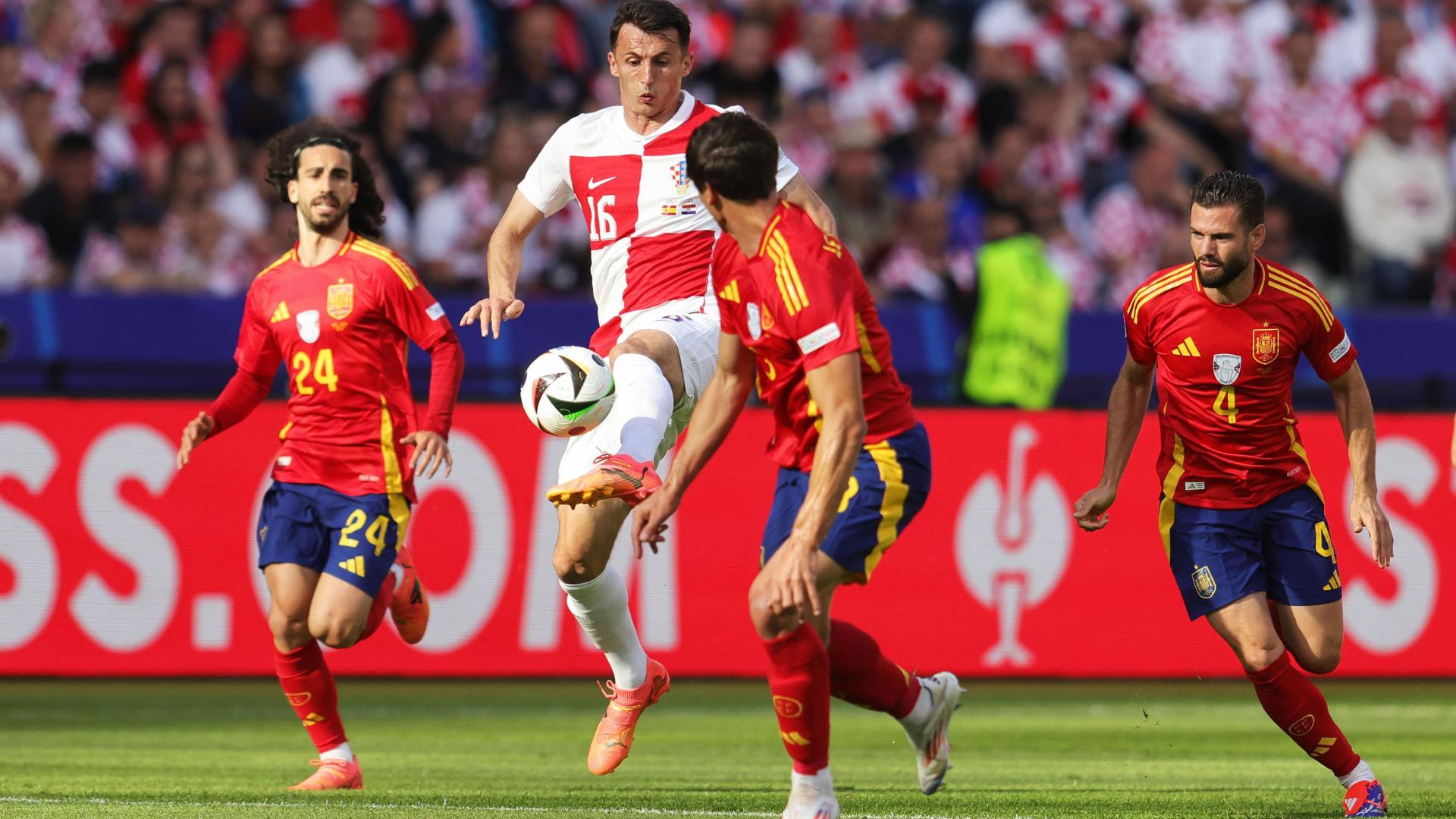 Budimir, en el primer partido de la Eurocopa contra España

AFP7 

15/06/2024 ONLY FOR USE IN SPAIN