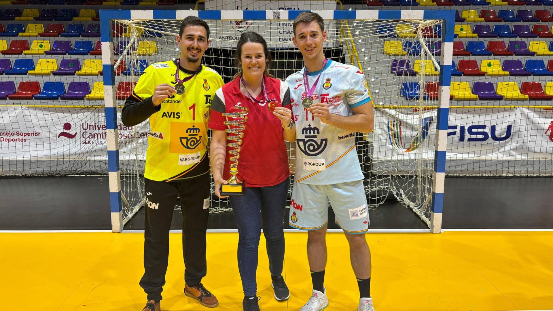 Daniel Santamaria, Eli Arrechea y Aitor Albizu, componentes del Helvetia y campeones del mundo universitarios