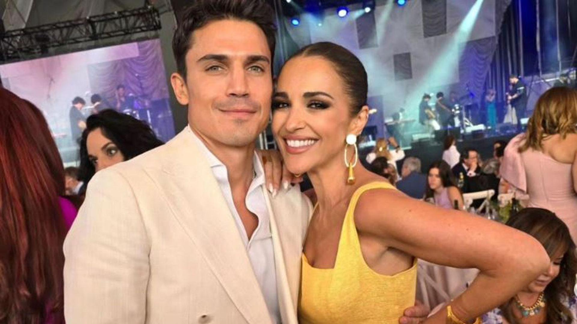 Entre los invitados a la comunión de la nieta del Turronero estuvieron los actores Álex González y Paula Echeverría