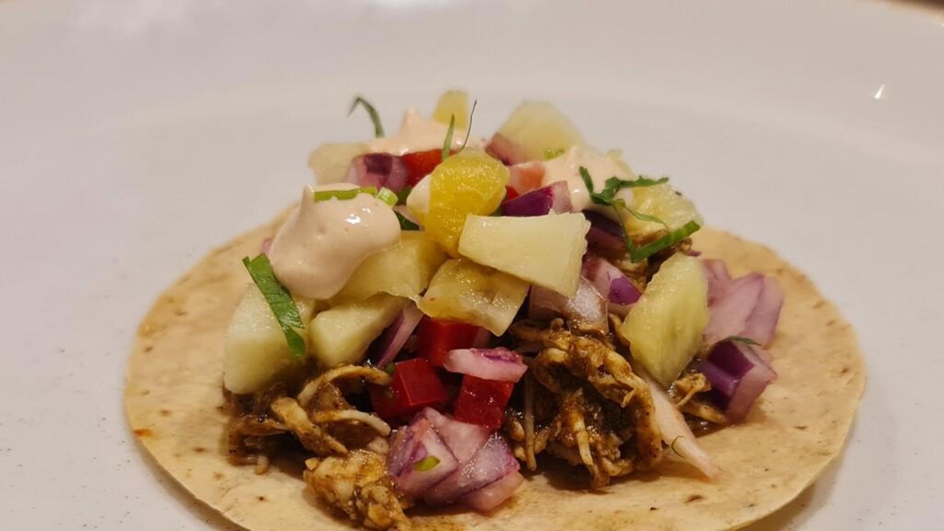 El taco Pollo Oaxaca 2.0 del Santa Chula