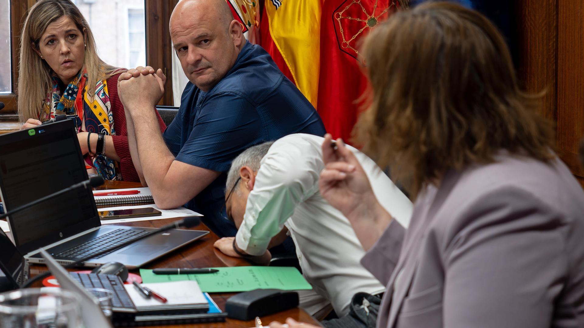*A:MONTXO A.G.
*F: 2024-03-20
*L: ESTELLA-LIZARRA
*T: PLENO DE PRESUPUESTOS
*P: