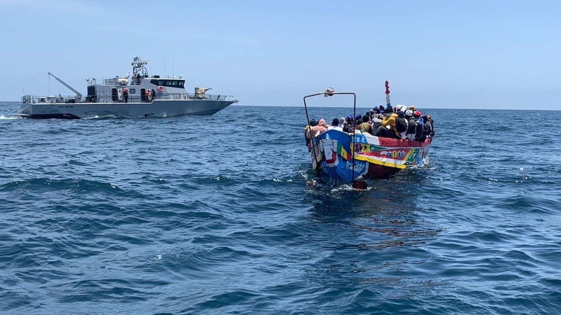 Las fuerzas de seguridad de Senegal interceptan una embarcación frente a sus costas