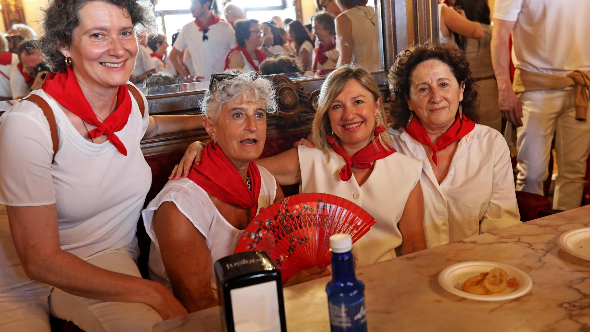 Por la izquierda: Inés Francés (gerente de la Agencia Navarra y Autonomía y Desarrollo de las Personas), Feli Cantero (exsecretaria de Amparo López), Amparo López (consejera de Interior del Gobierno de Navarra) y Mª Carmen Maeztu (consejera de Derechos Sociales, Economía Social y Empleo)