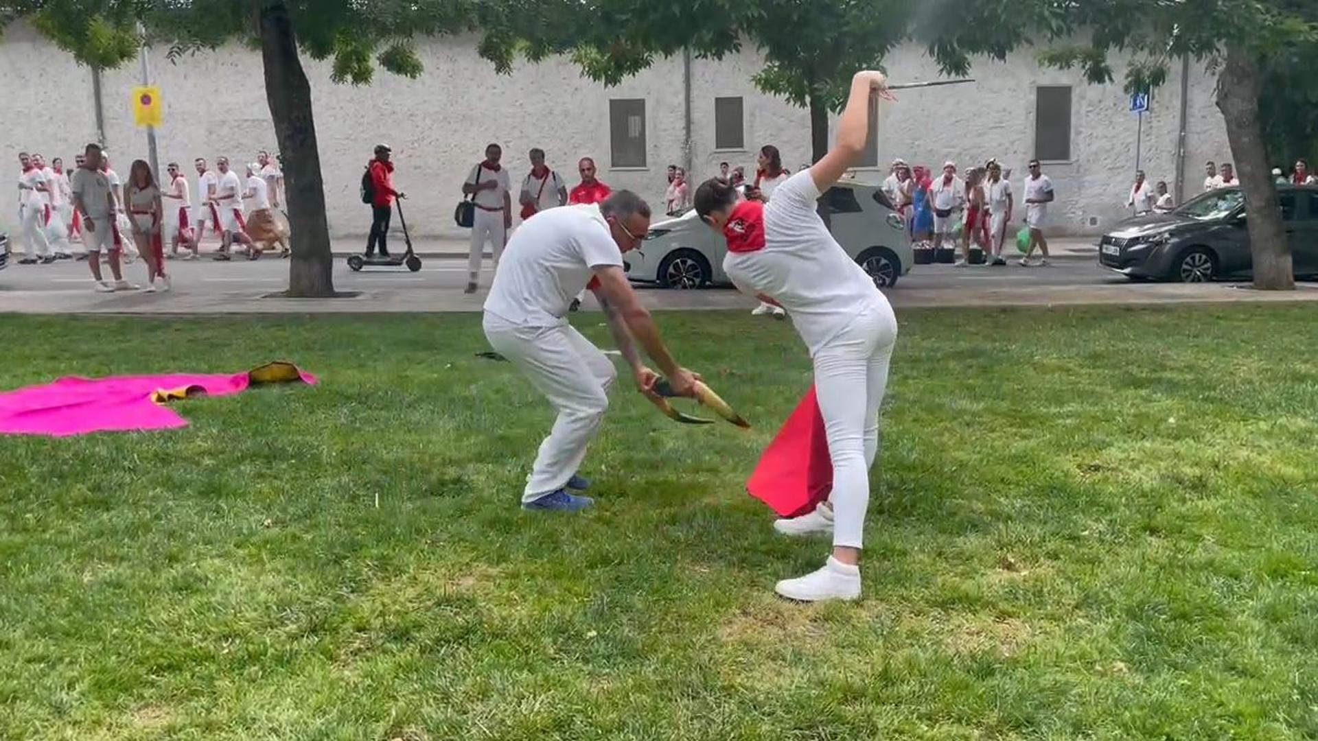 Aranza Moreno, la joven que torea fuera de la plaza de Toros